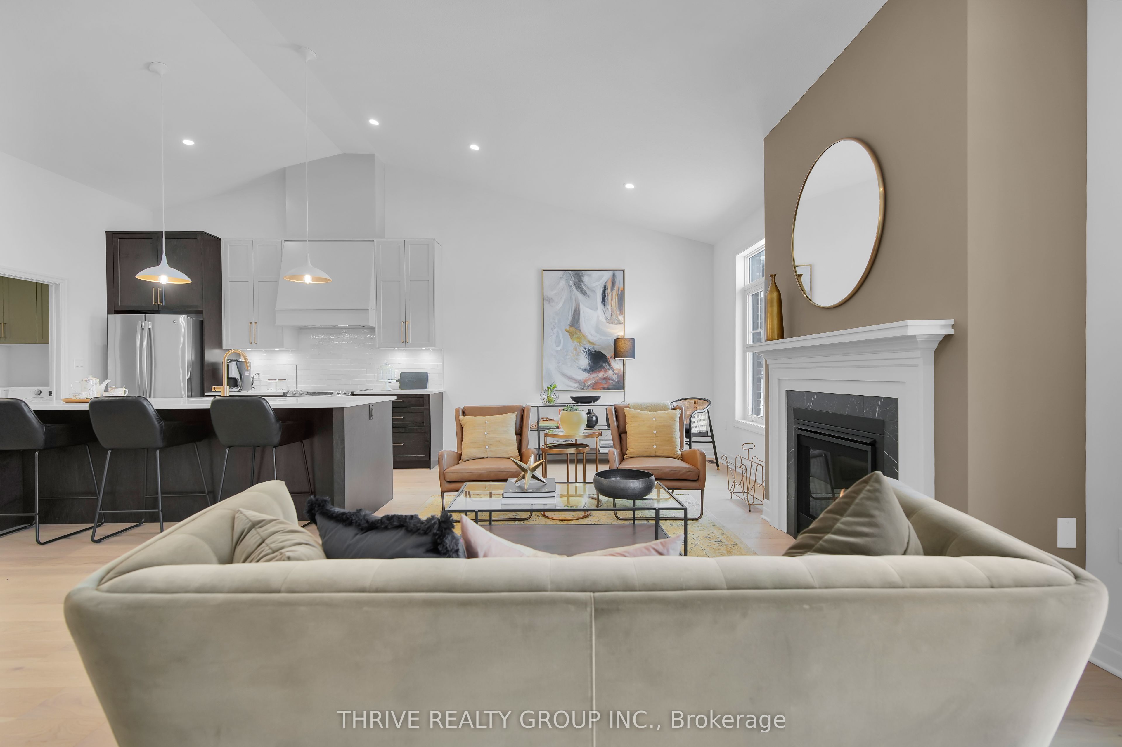 #15 - 1080 Upperpoint Avenue Property Photo 13
