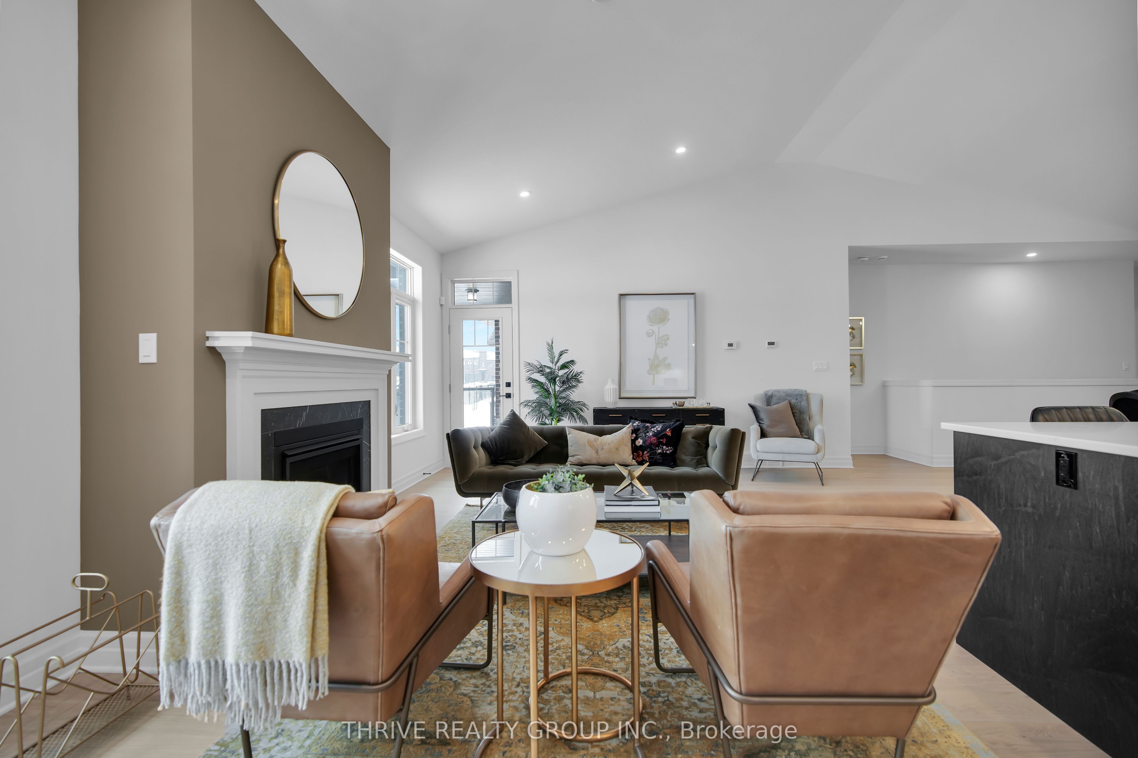#15 - 1080 Upperpoint Avenue Property Photo 14