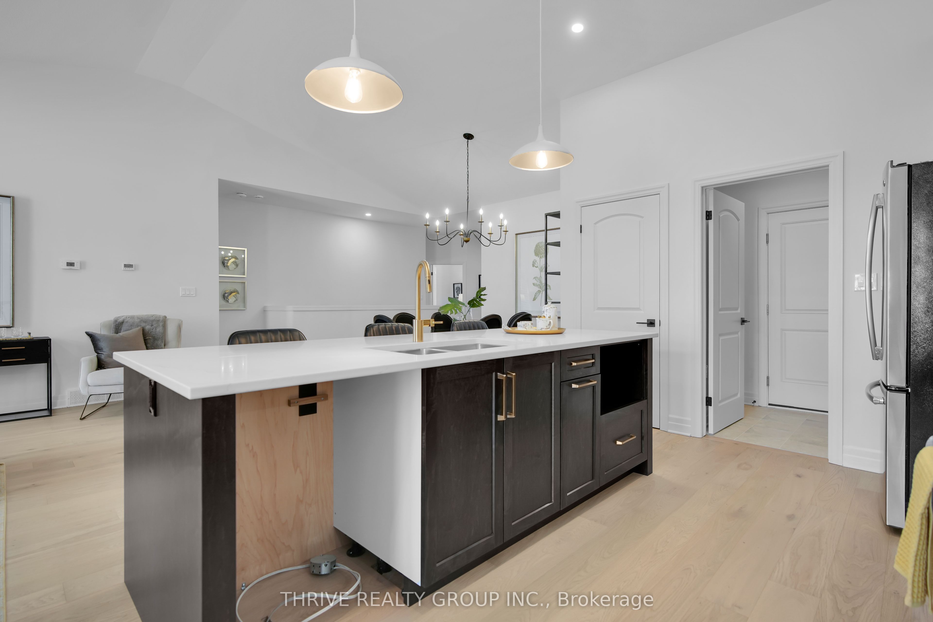 #15 - 1080 Upperpoint Avenue Property Photo 20