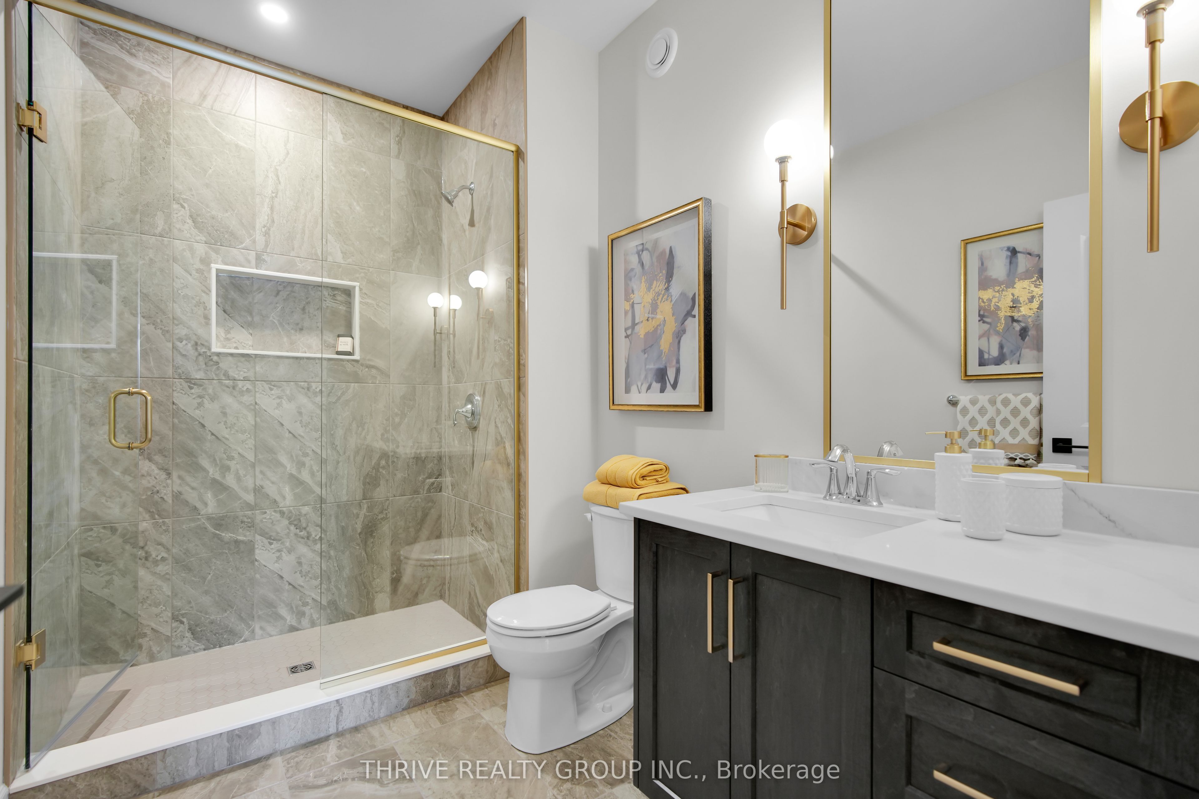 #15 - 1080 Upperpoint Avenue Property Photo 26