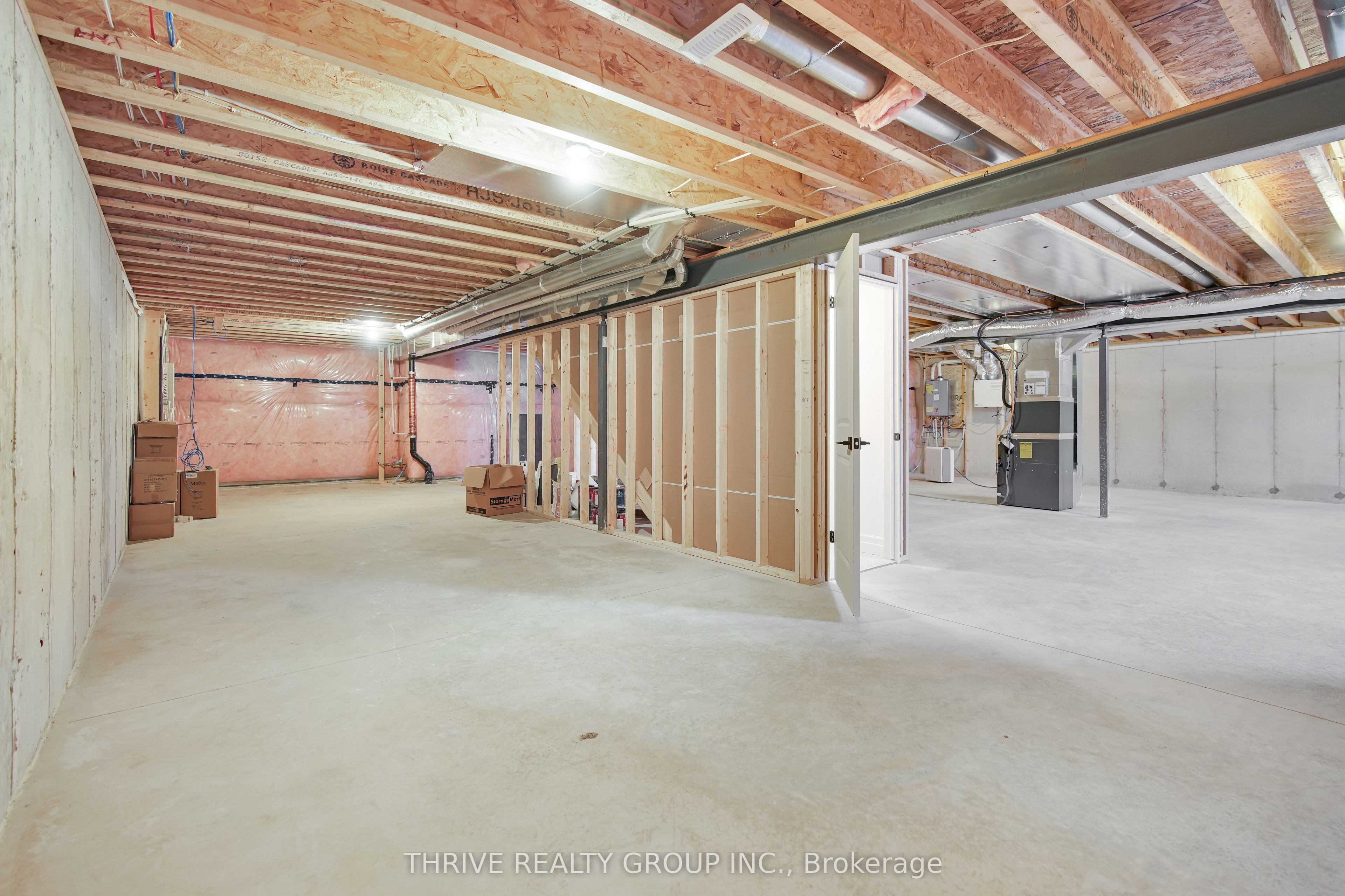 #15 - 1080 Upperpoint Avenue Property Photo 32