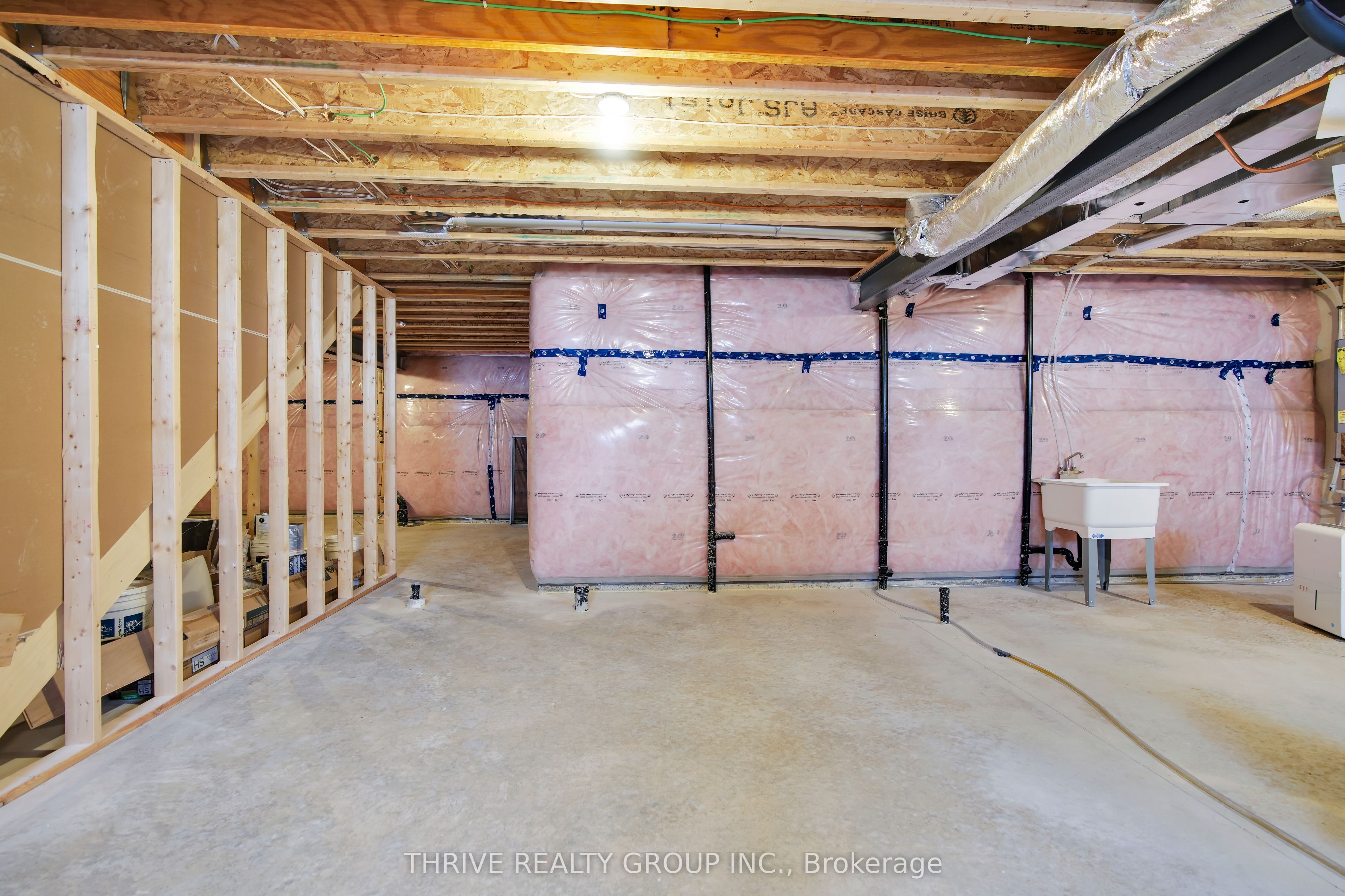 #15 - 1080 Upperpoint Avenue Property Photo 33