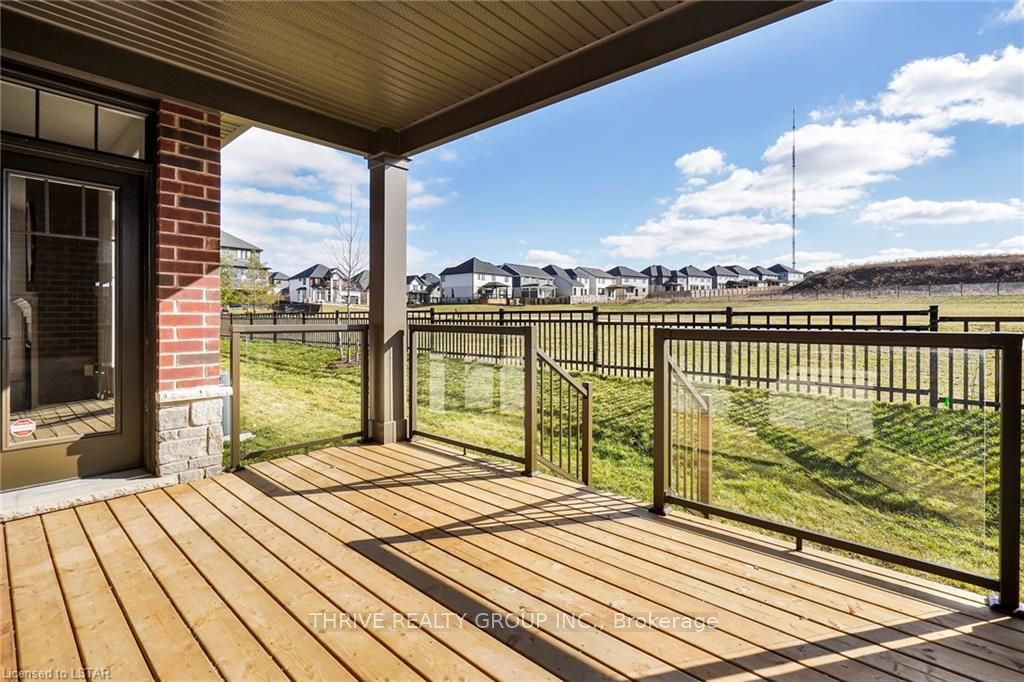 #15 - 1080 Upperpoint Avenue Property Photo 34
