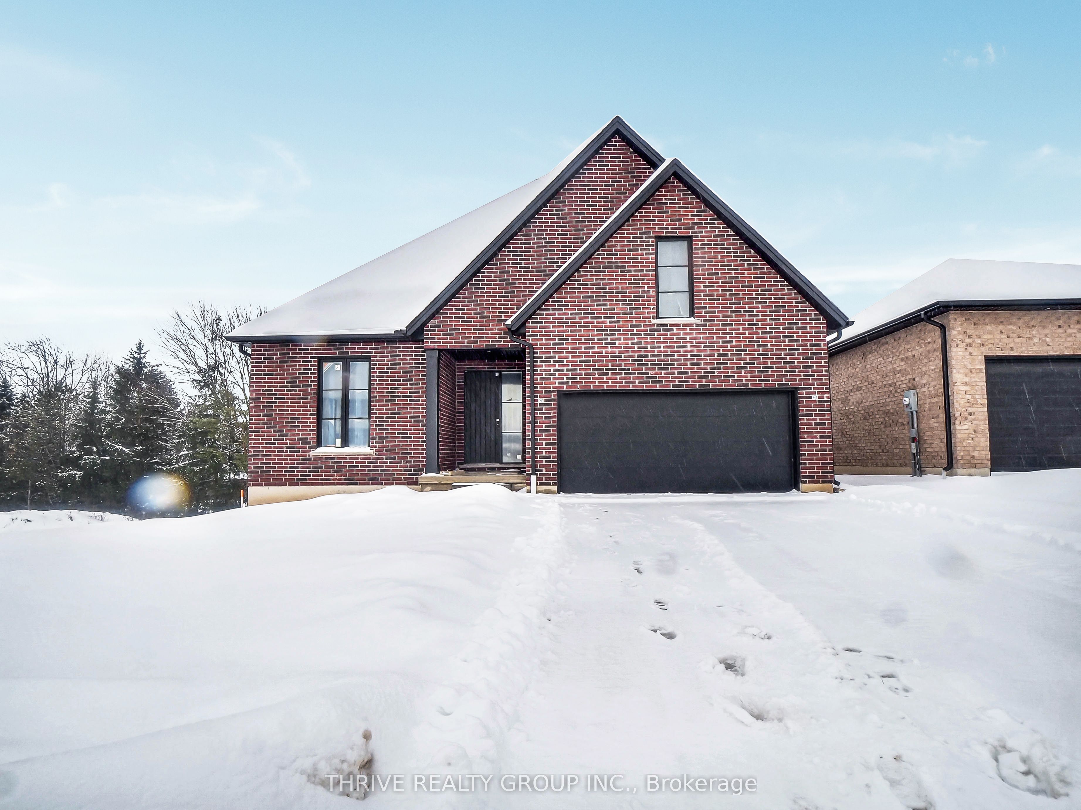 #9 - 1080 Upperpoint Avenue Property Photo 3