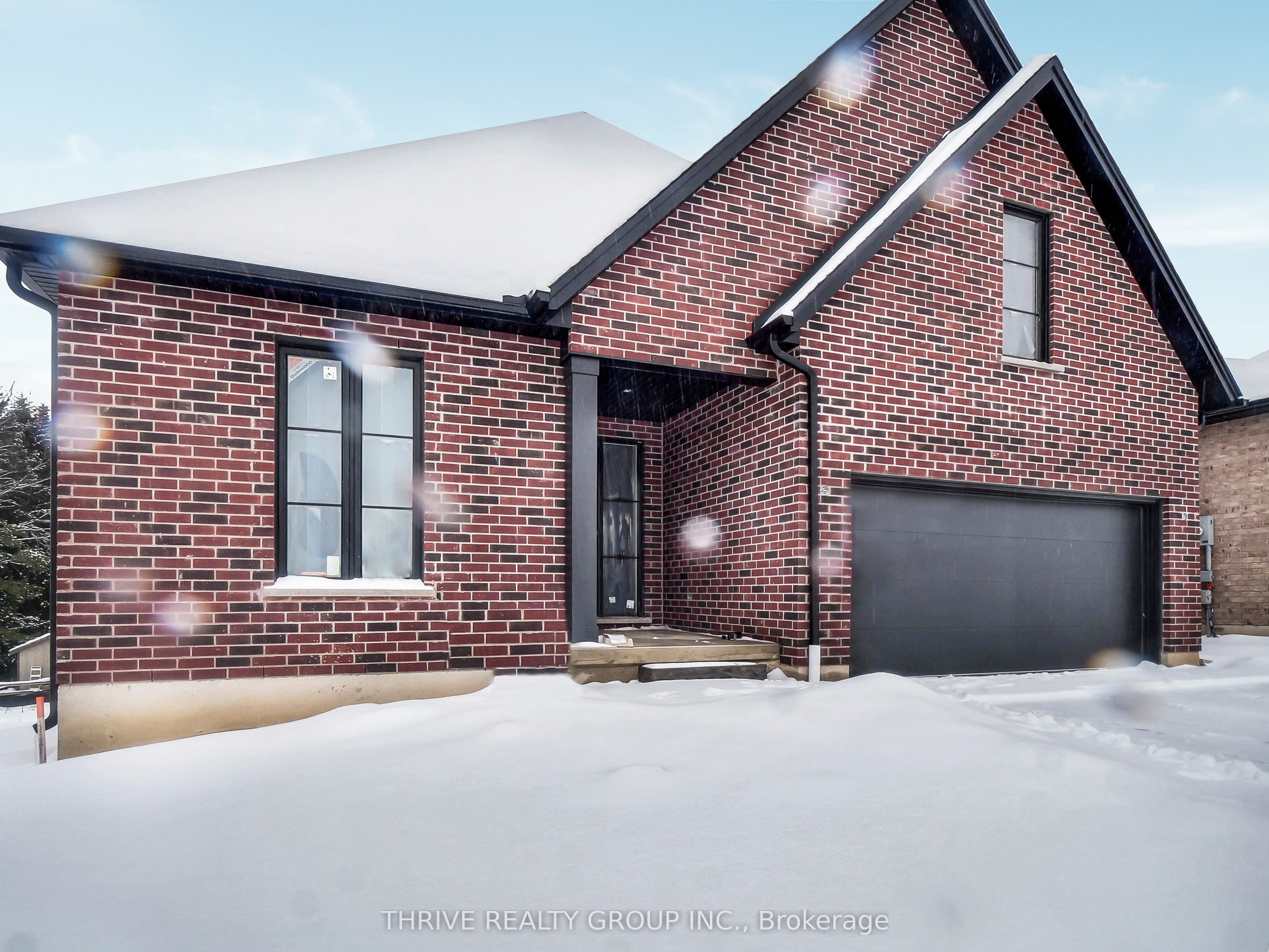 #9 - 1080 Upperpoint Avenue Property Photo 4