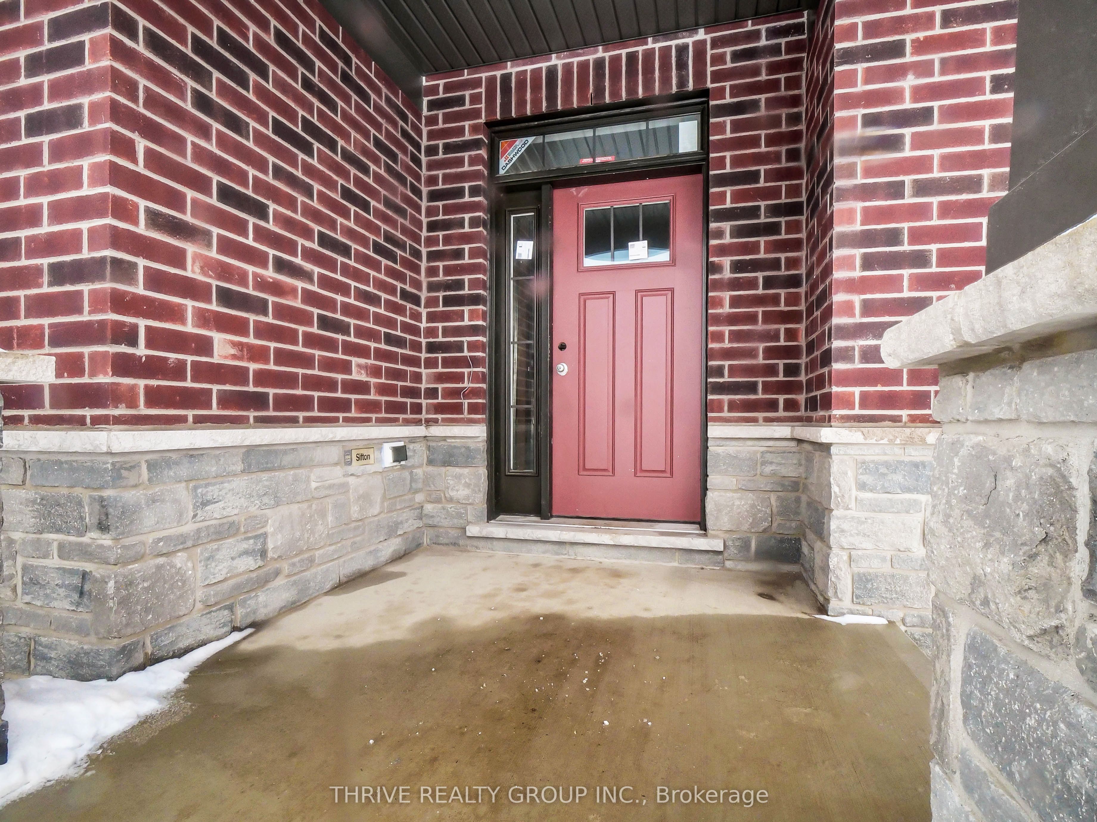 #9 - 1080 Upperpoint Avenue Property Photo 6
