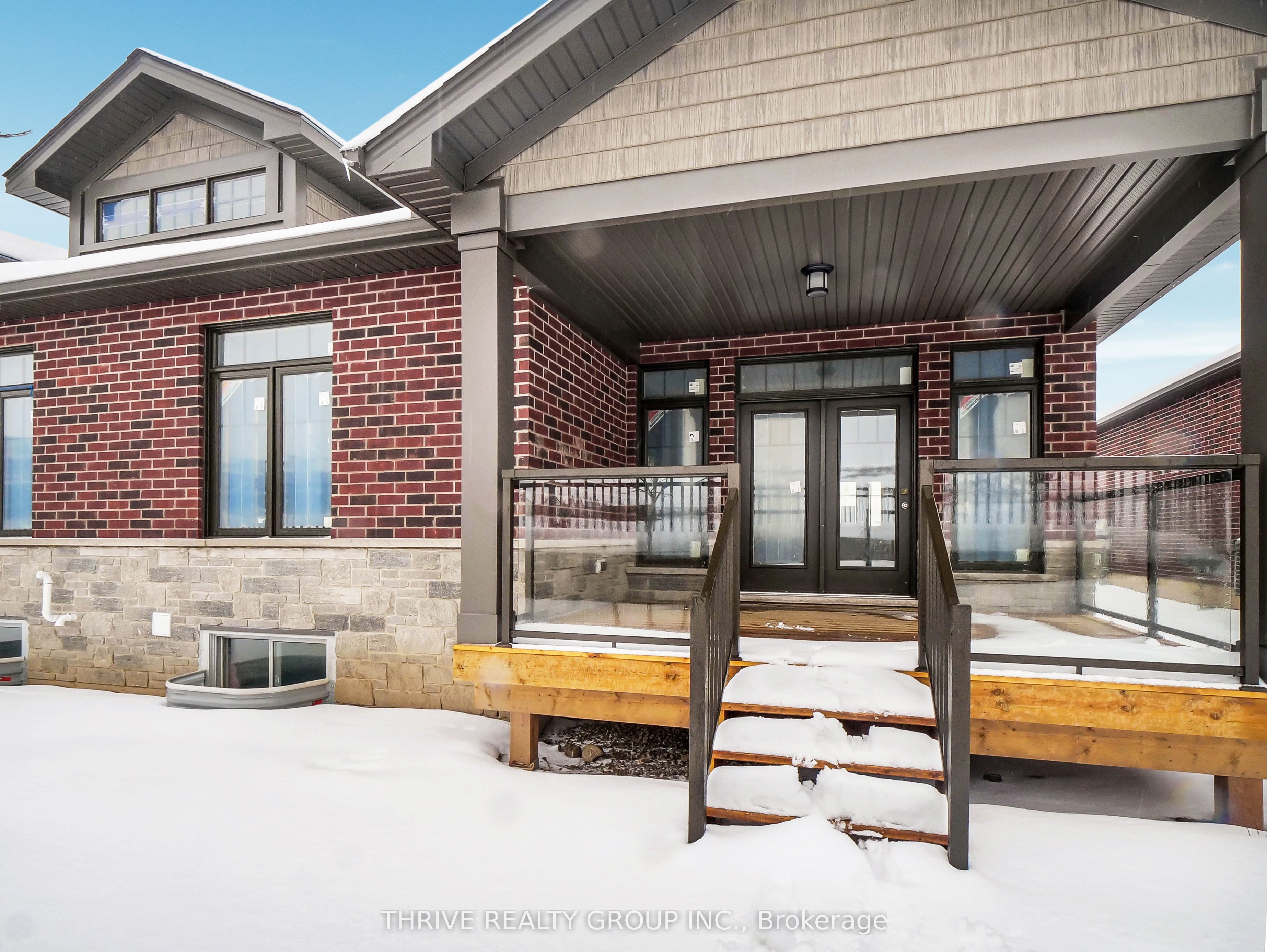 #9 - 1080 Upperpoint Avenue Property Photo 7