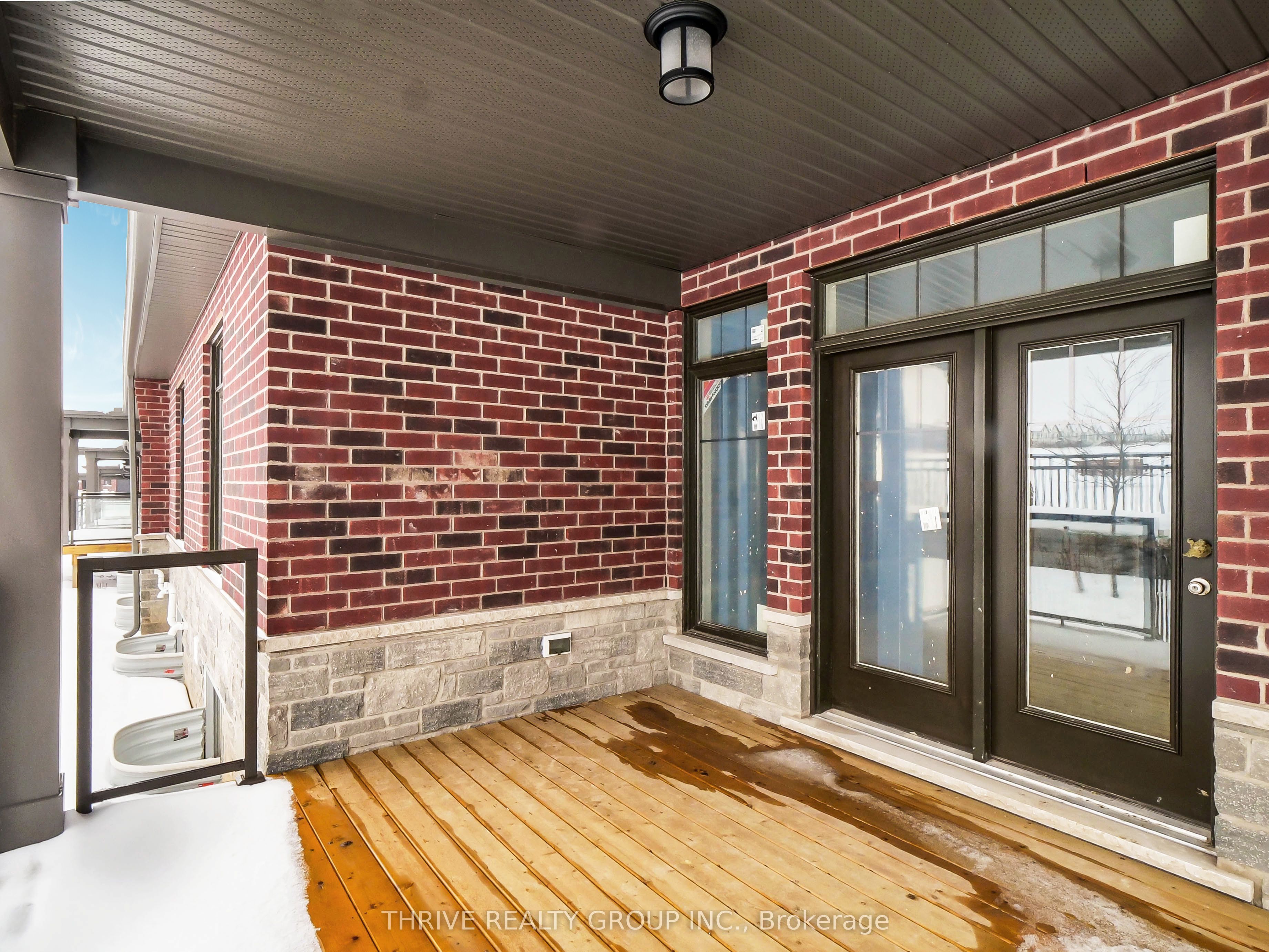 #9 - 1080 Upperpoint Avenue Property Photo 9