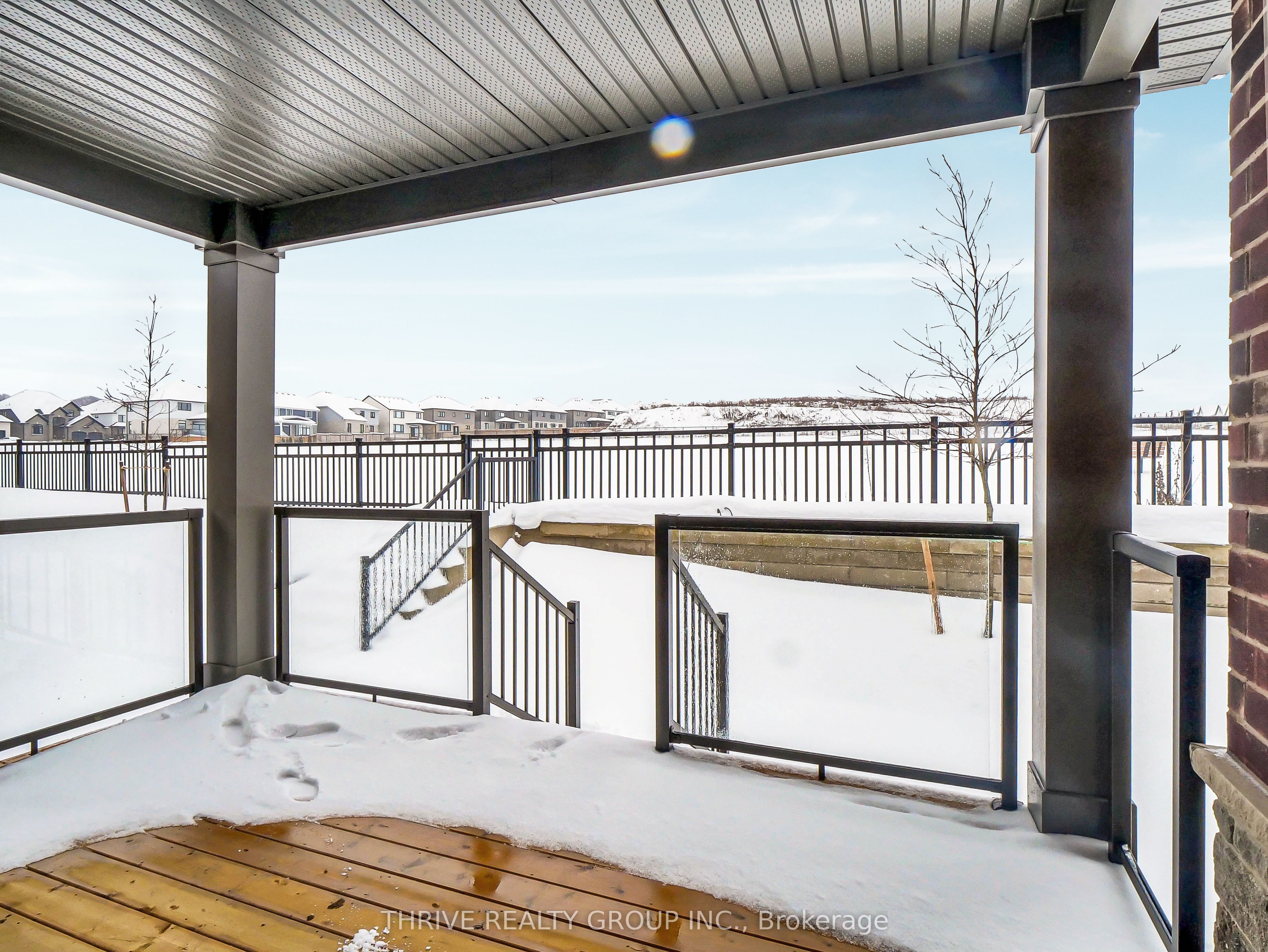 #9 - 1080 Upperpoint Avenue Property Photo 10