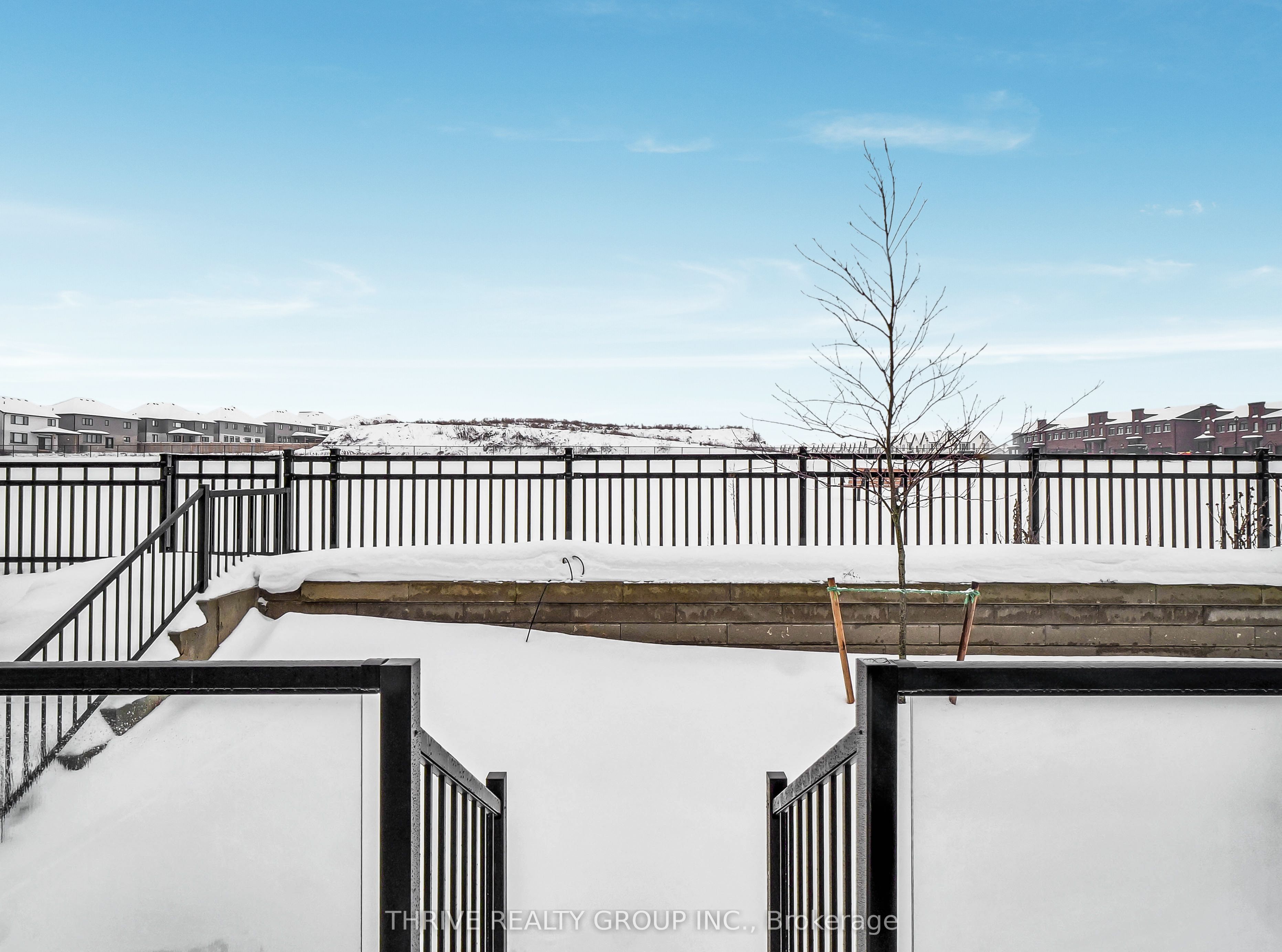 #9 - 1080 Upperpoint Avenue Property Photo 11