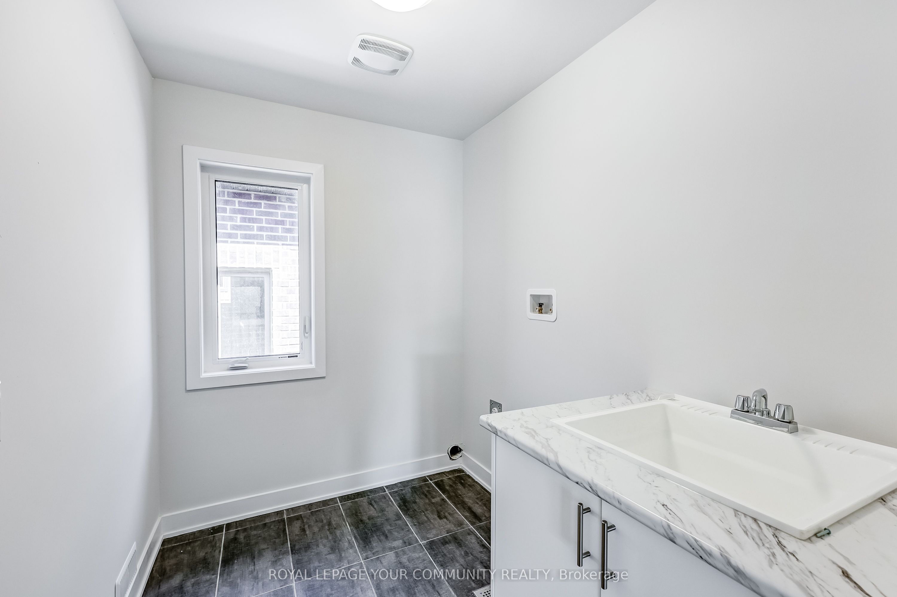 265 Flavelle Way Property Photo 29