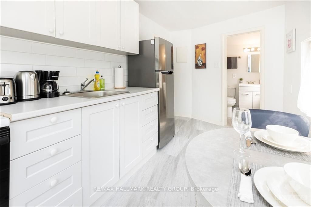 #1 - 456 Bronson Avenue Property Photo 10