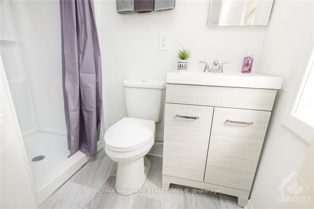 #1 - 456 Bronson Avenue Property Photo 32