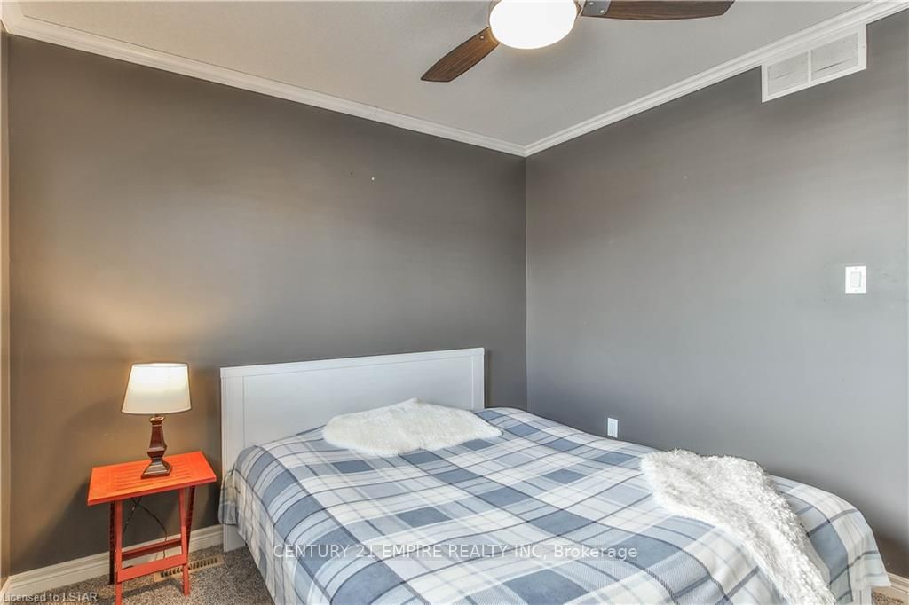 65 Woodhatch Crescent Property Photo 11