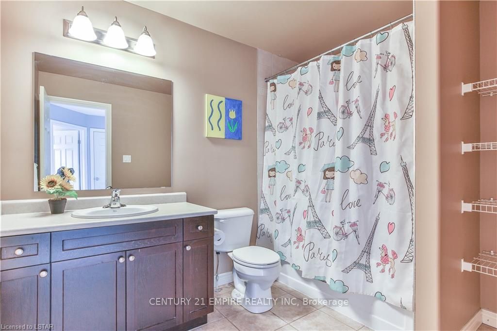 65 Woodhatch Crescent Property Photo 15