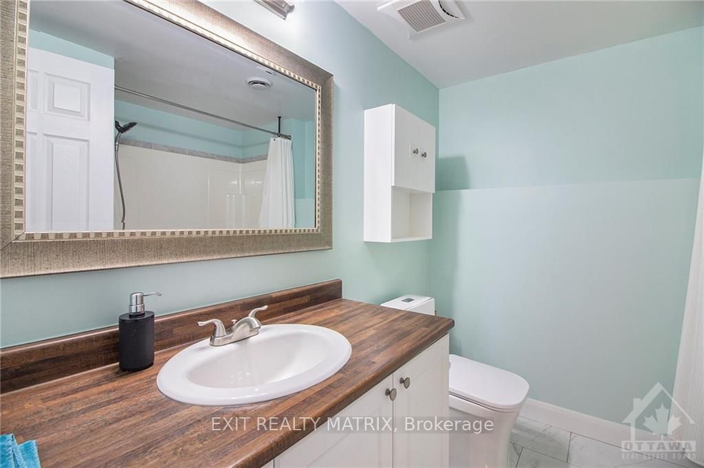#5c - 75 Lapointe Boulevard Property Photo 16