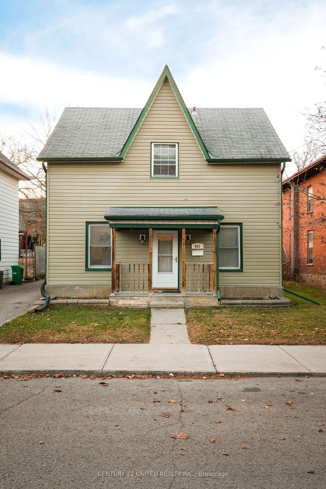 593 Harvey Street Property Photo 2