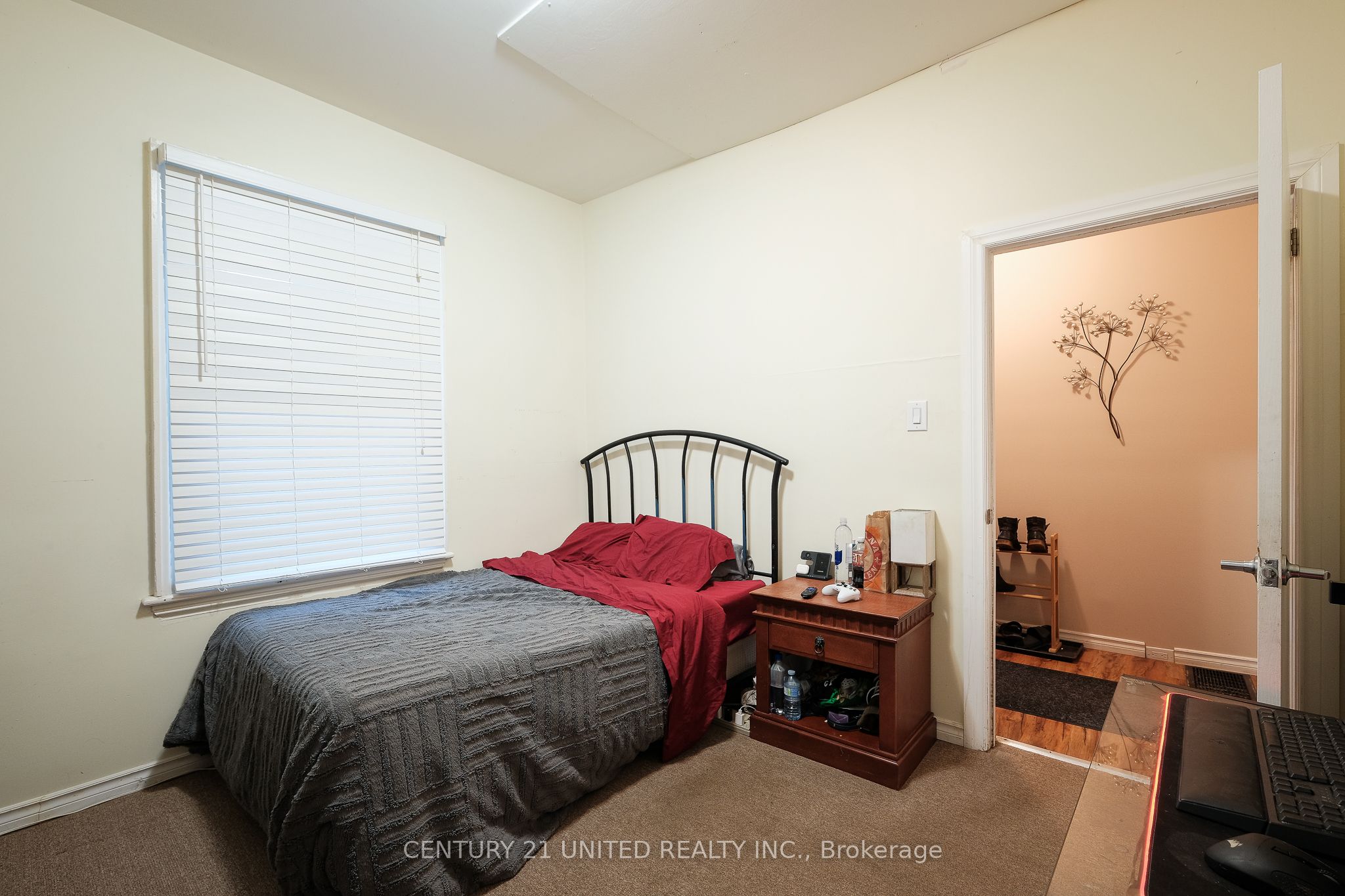 593 Harvey Street Property Photo 5