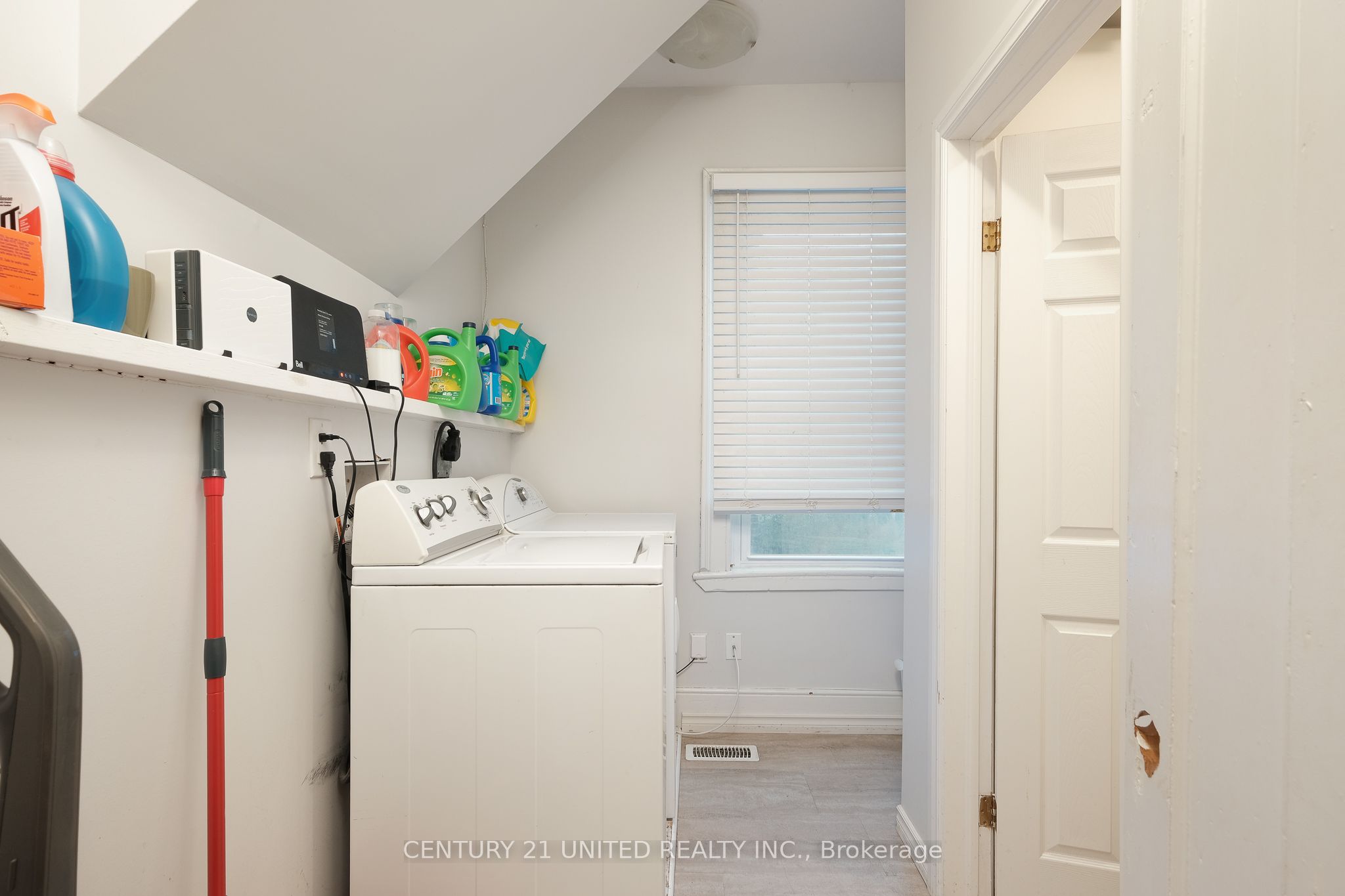 593 Harvey Street Property Photo 8