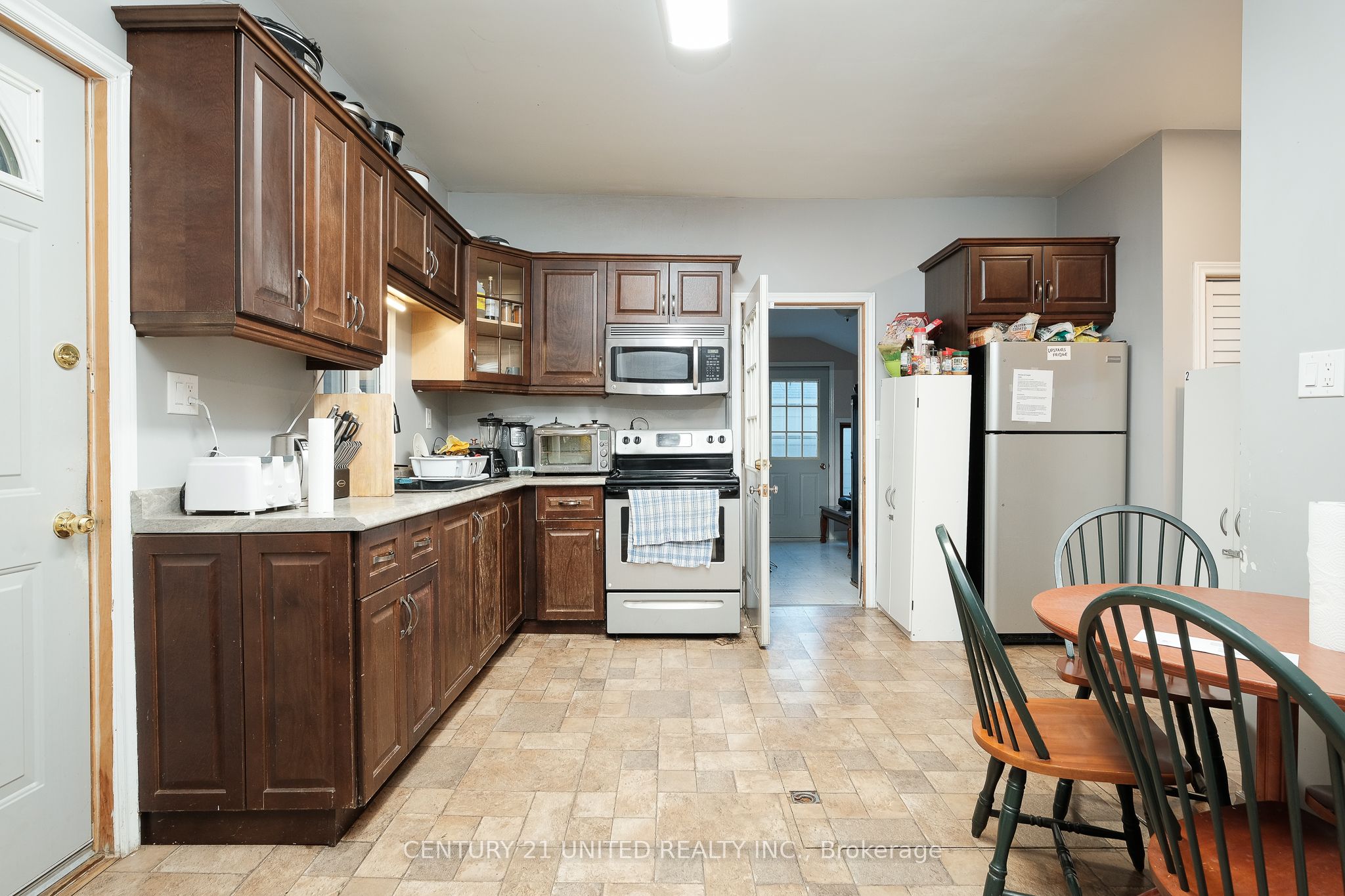593 Harvey Street Property Photo 10