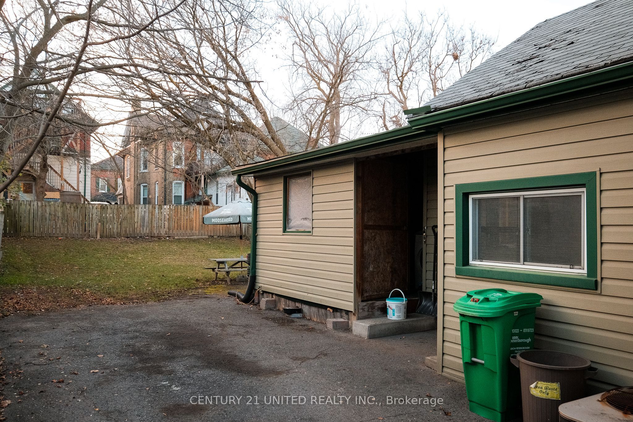 593 Harvey Street Property Photo 22