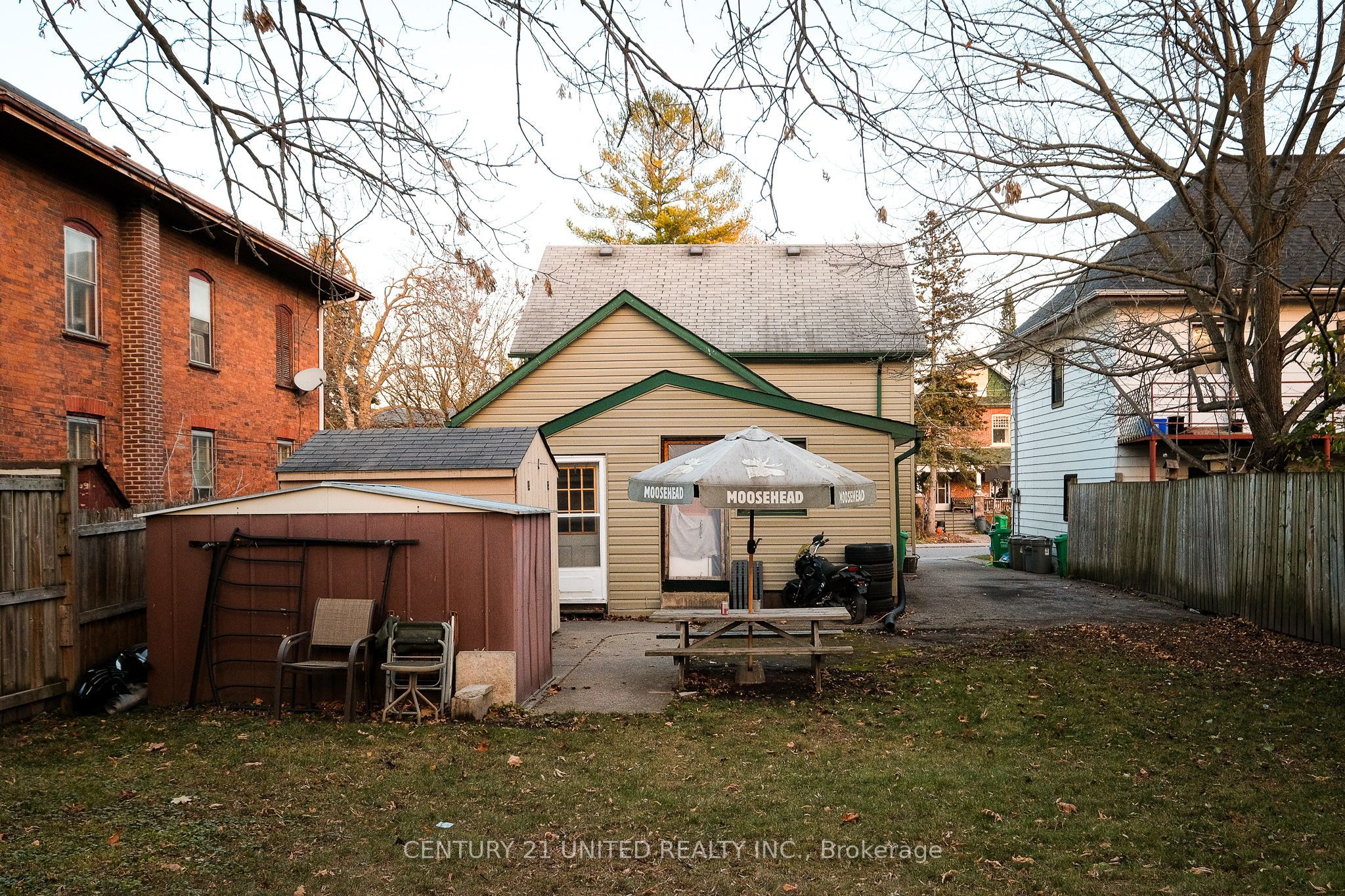 593 Harvey Street Property Photo 23