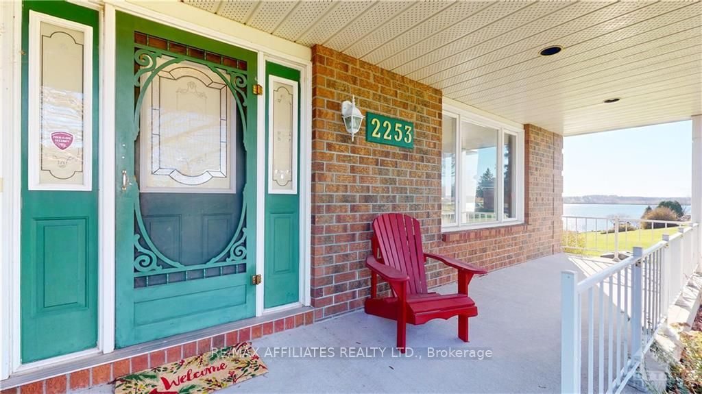 2253 Park Street Property Photo 4