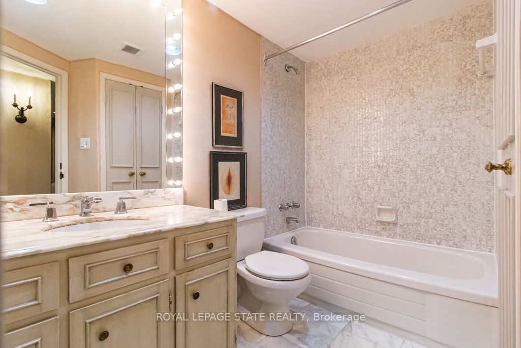 #1602 - 120 Duke Street Property Photo 63