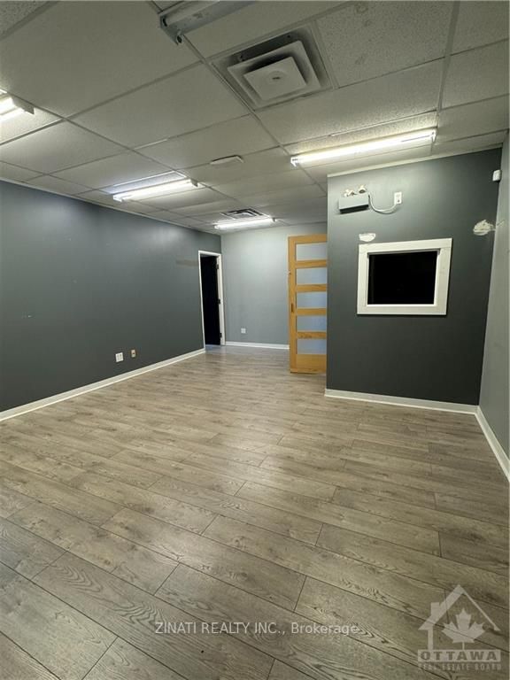 #18 - 1510 Merivale Road Property Photo 2