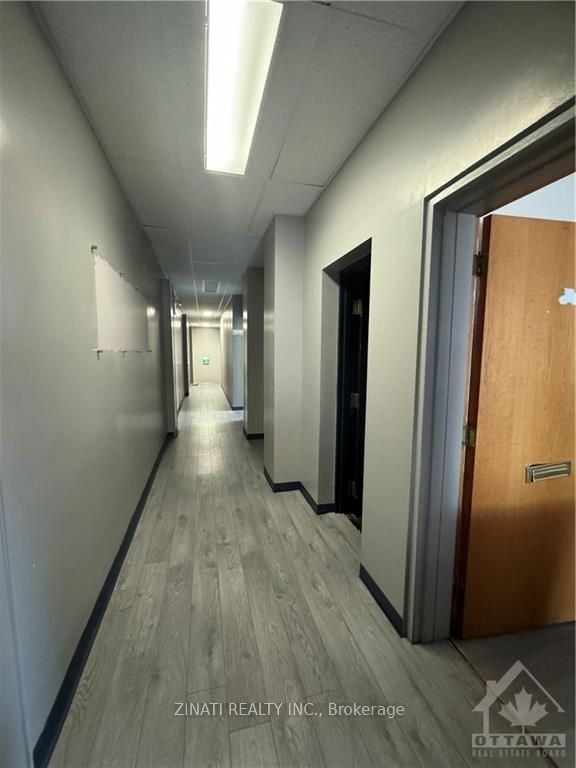 #18 - 1510 Merivale Road Property Photo 3