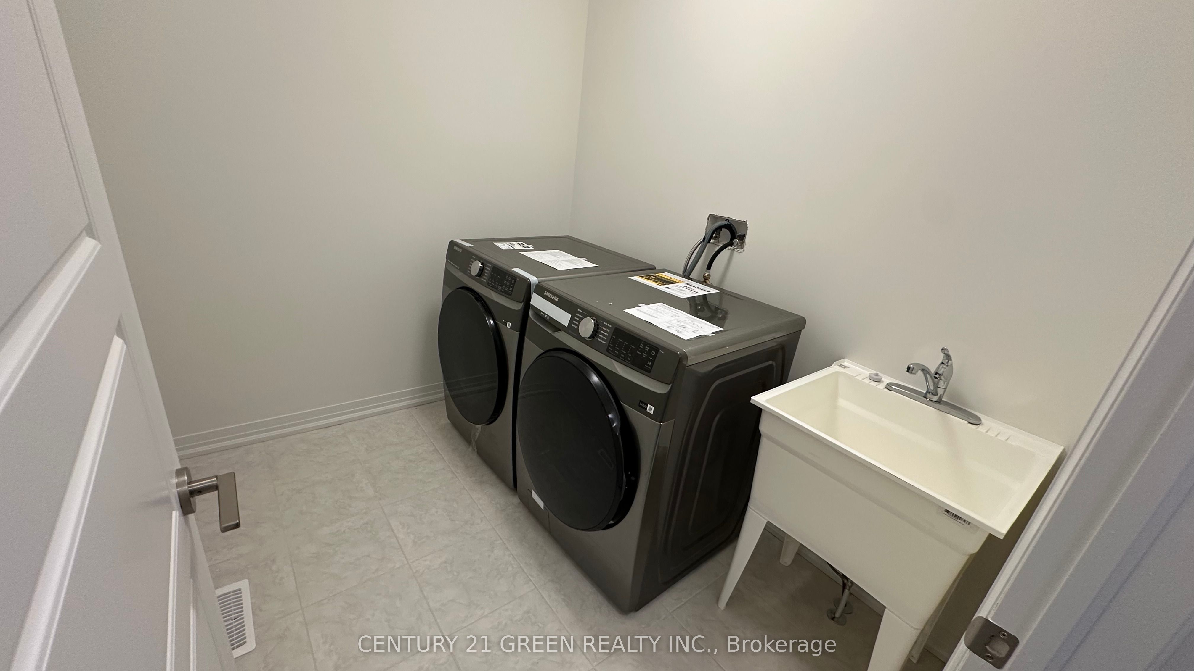 126 Hitchman Street Property Photo 7
