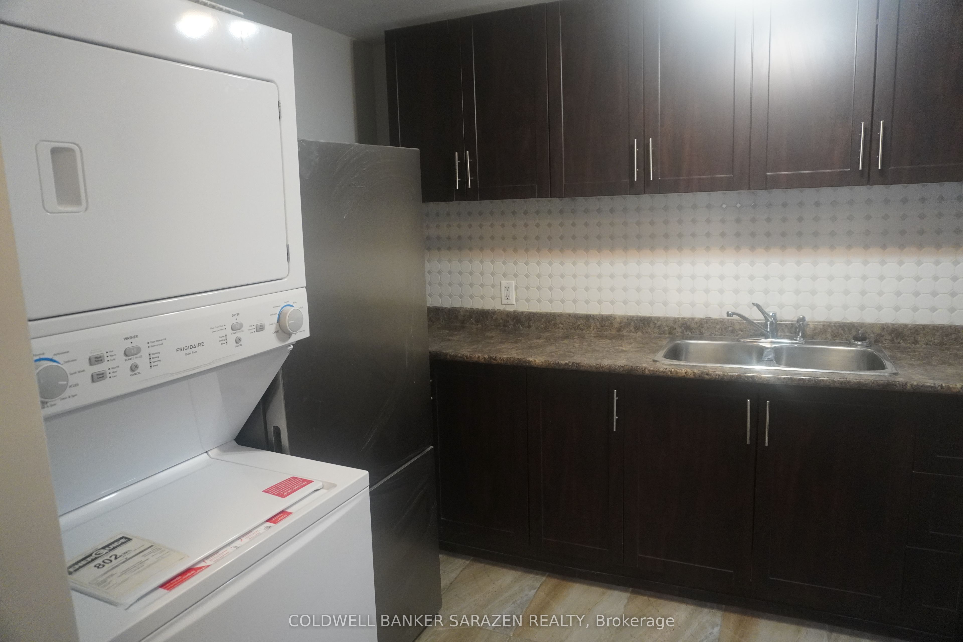 #2 - 326 Flora Street Property Photo 18