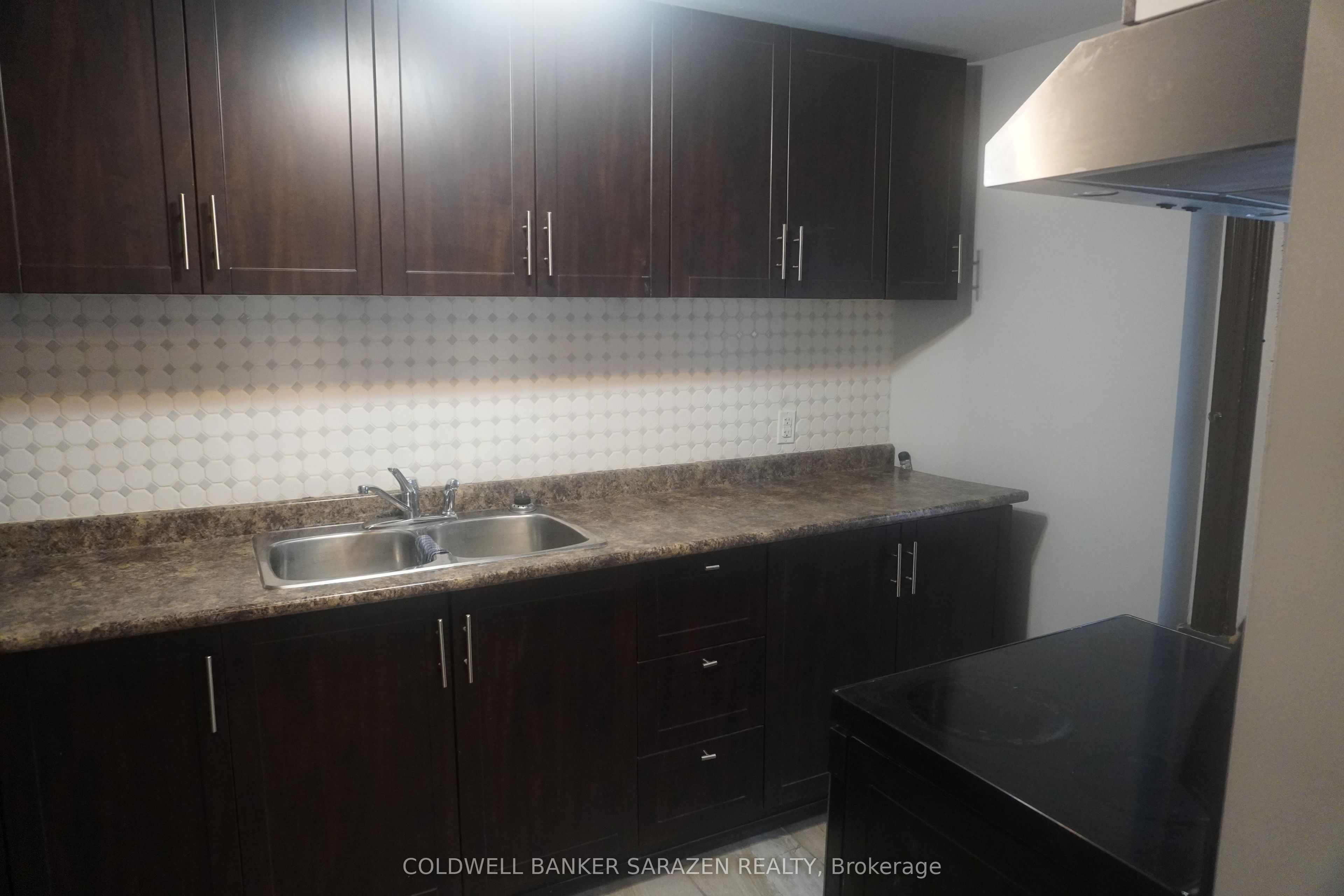 #2 - 326 Flora Street Property Photo 19