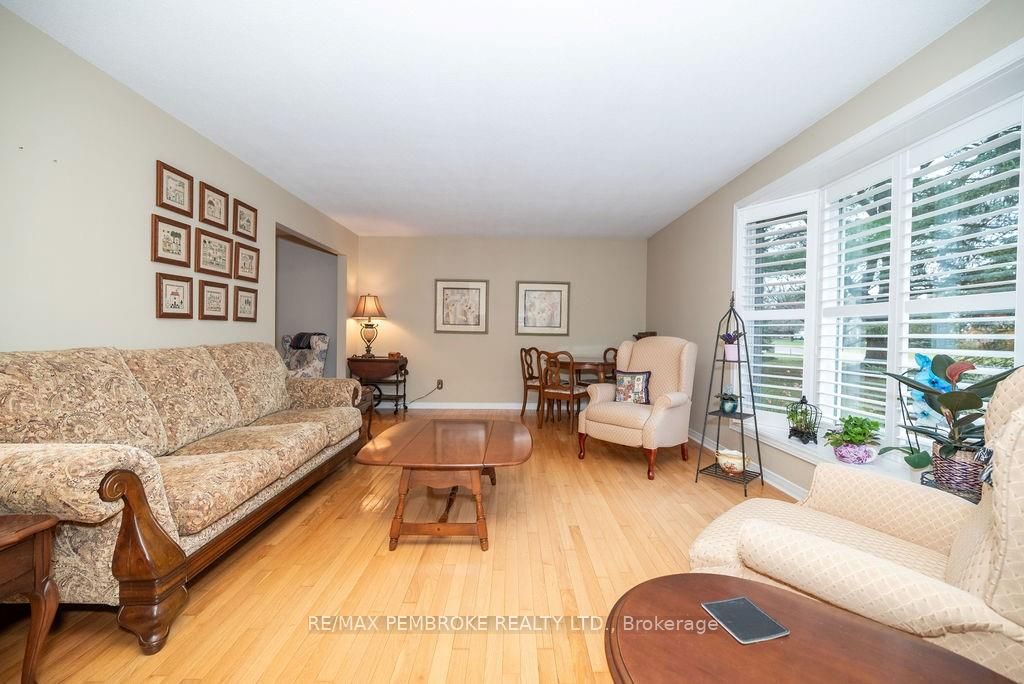 6 Derek Drive Property Photo 10