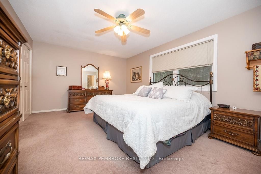 6 Derek Drive Property Photo 29