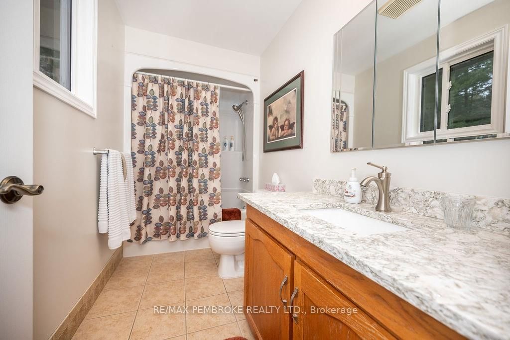 6 Derek Drive Property Photo 40