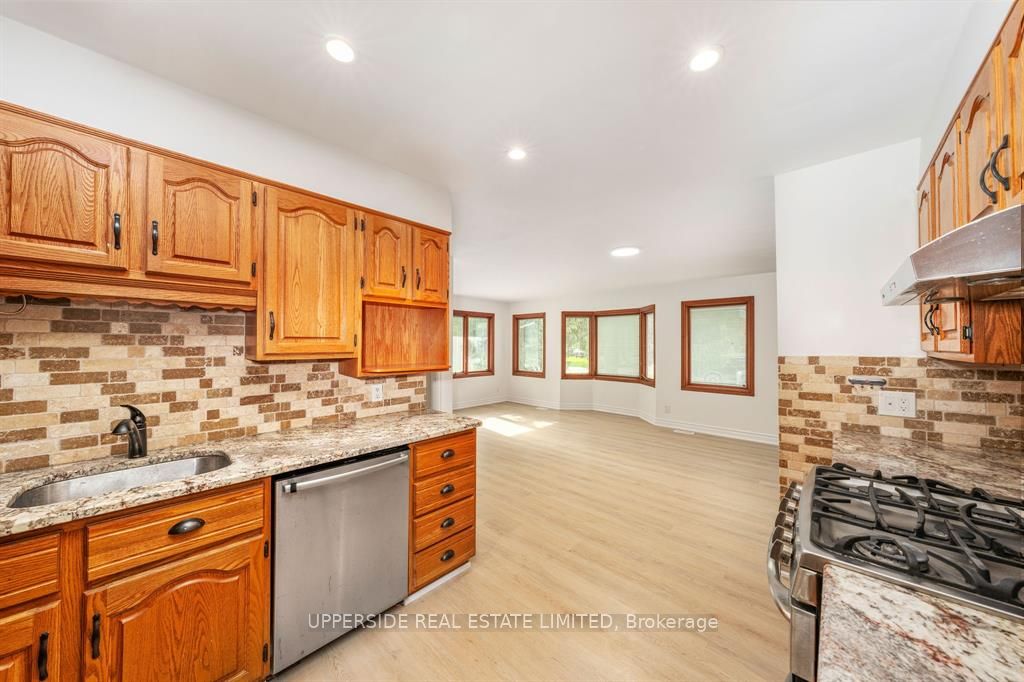 8 Mayfair Drive Property Photo 4