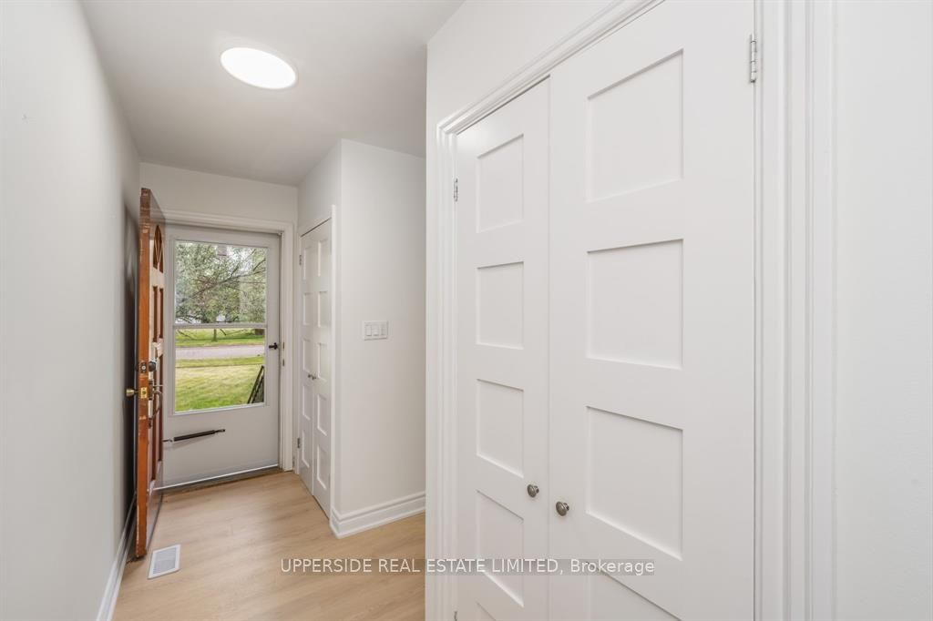 8 Mayfair Drive Property Photo 5