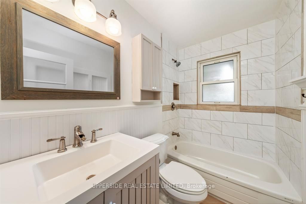 8 Mayfair Drive Property Photo 6