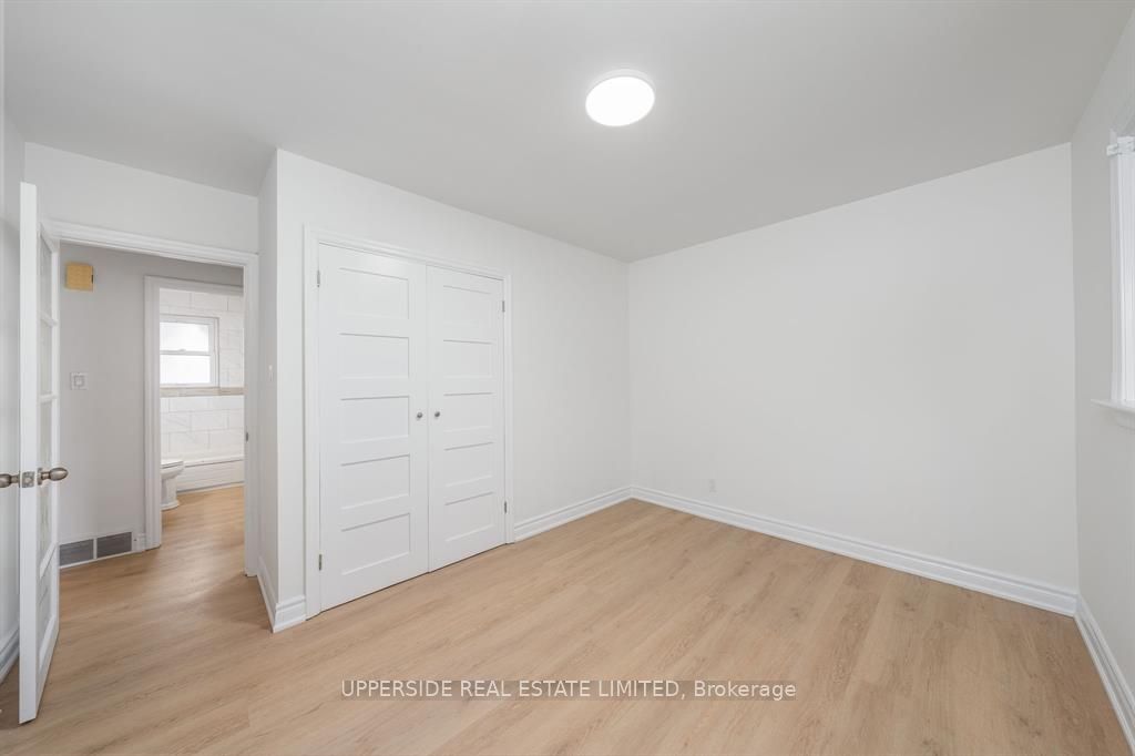 8 Mayfair Drive Property Photo 8