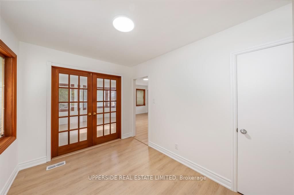 8 Mayfair Drive Property Photo 19