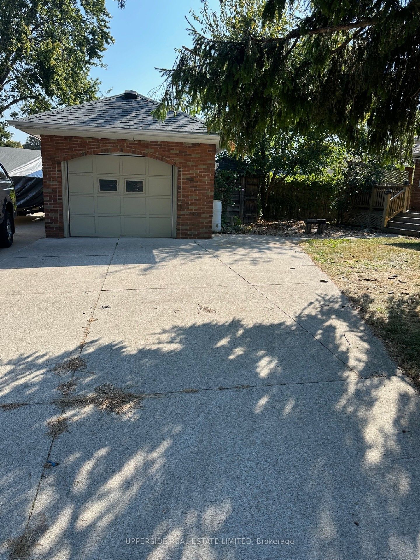 8 Mayfair Drive Property Photo 20