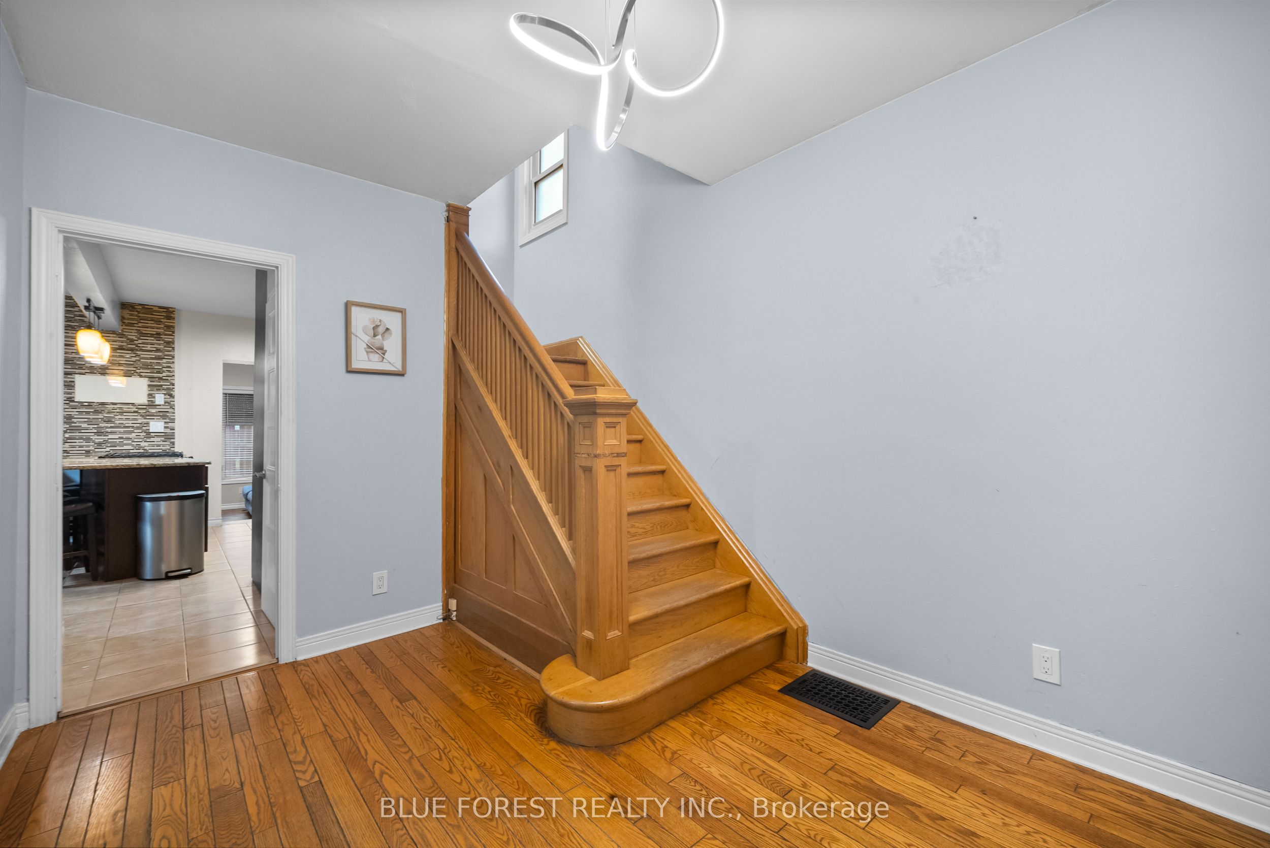 246 Grey Street Property Photo 6
