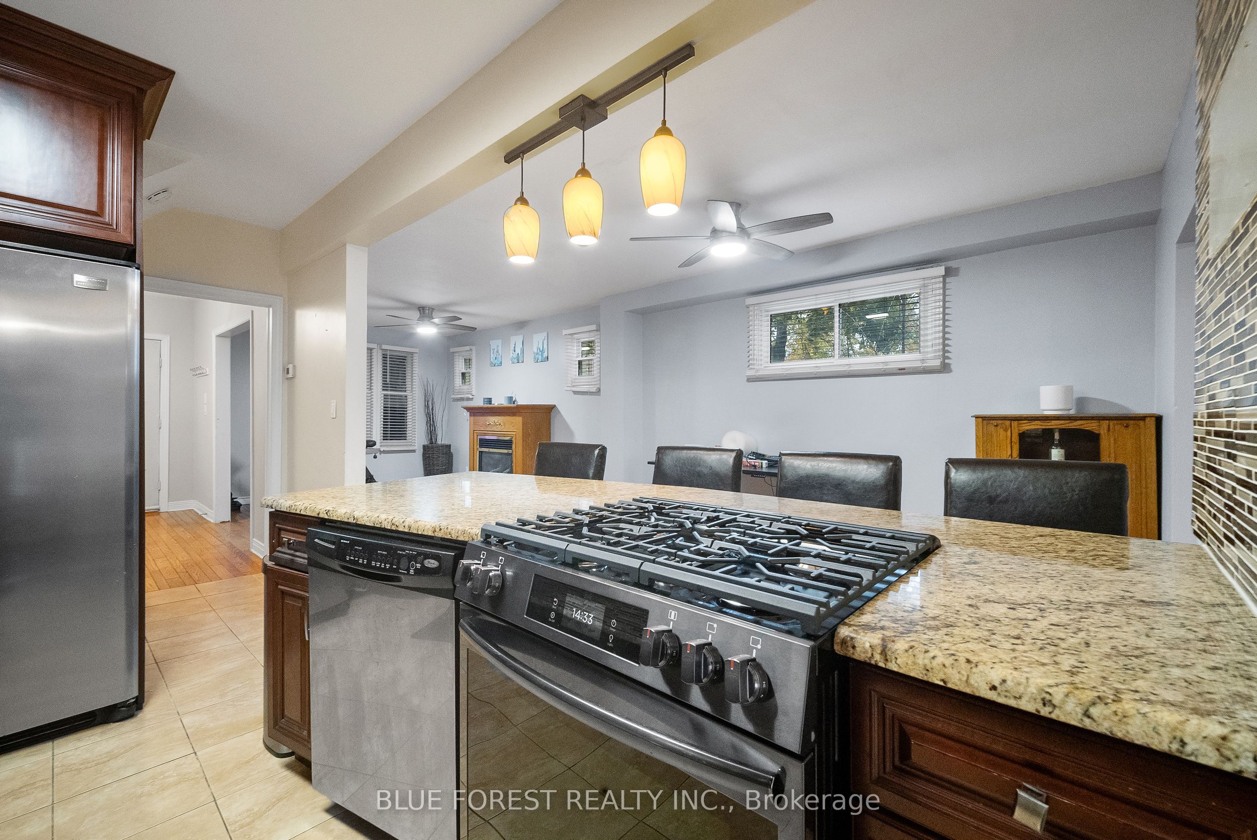 246 Grey Street Property Photo 11