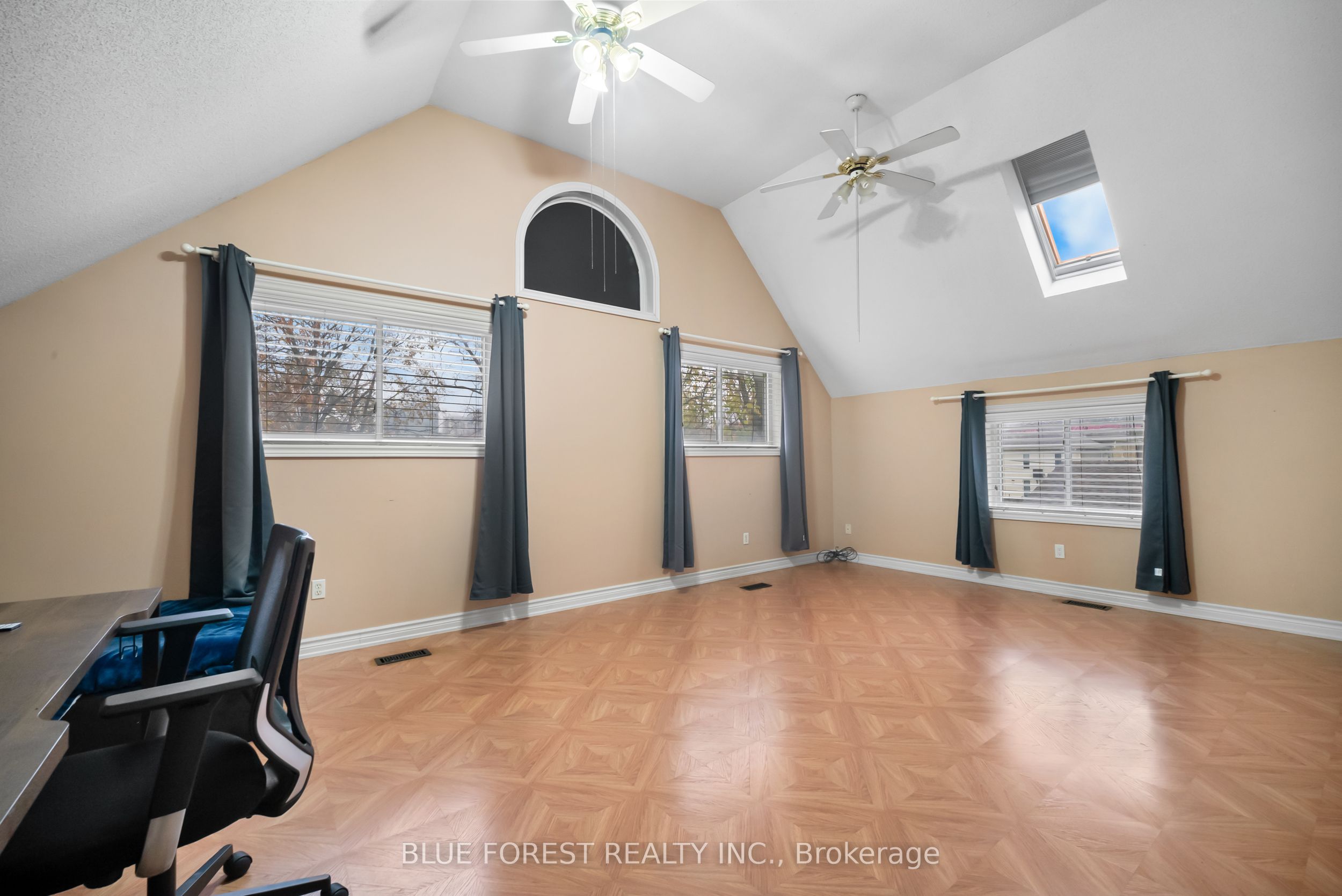 246 Grey Street Property Photo 14