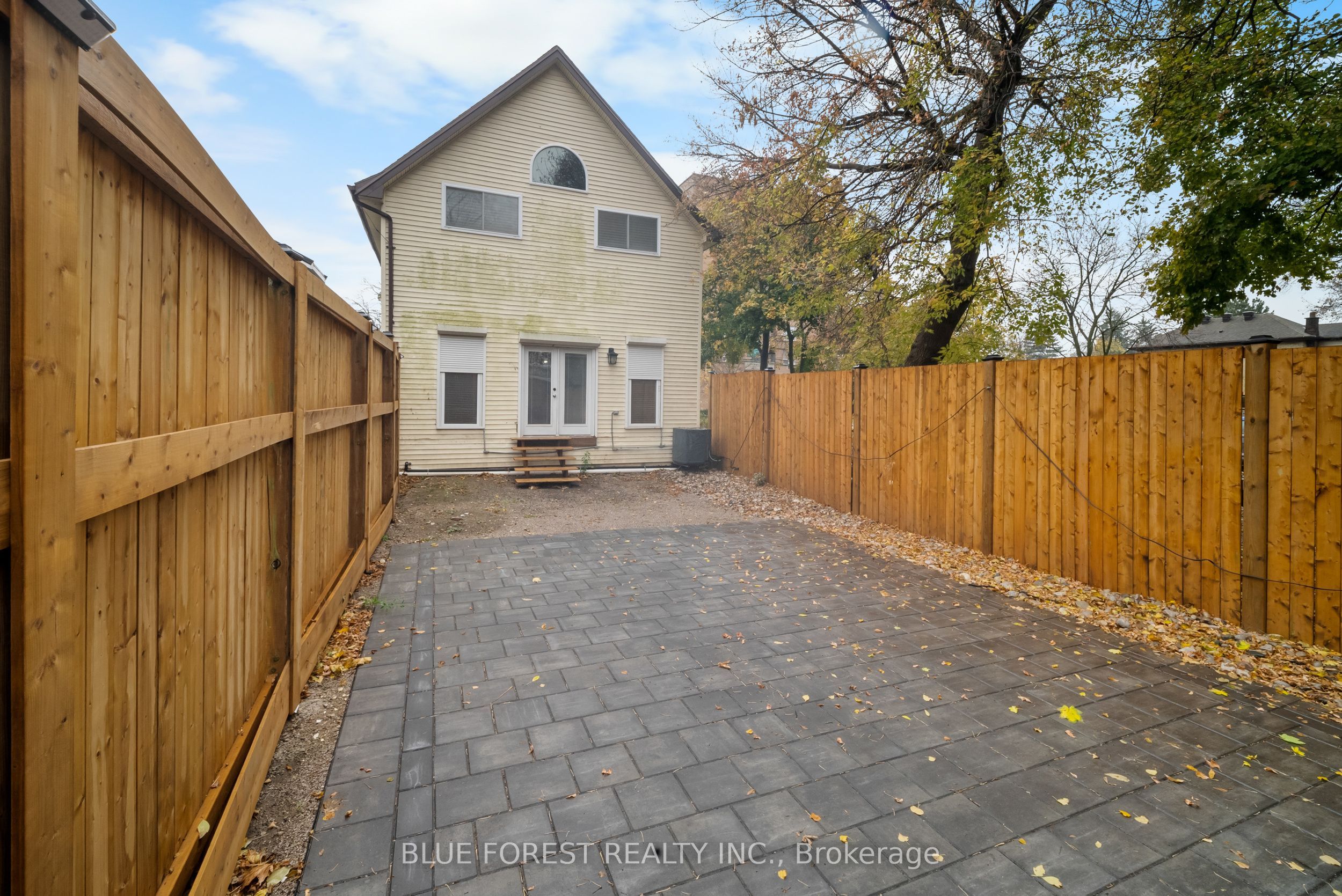 246 Grey Street Property Photo 32