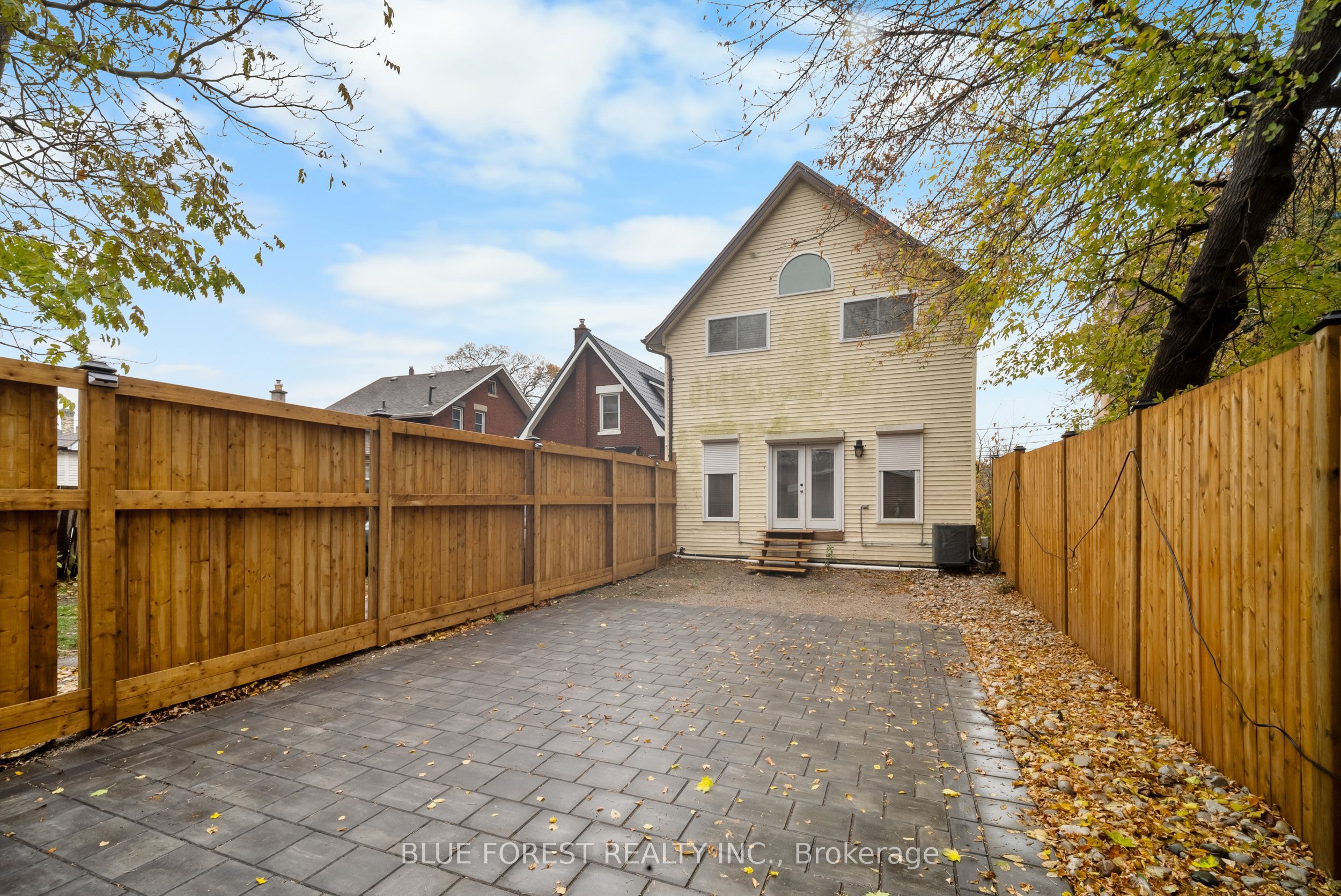246 Grey Street Property Photo 33