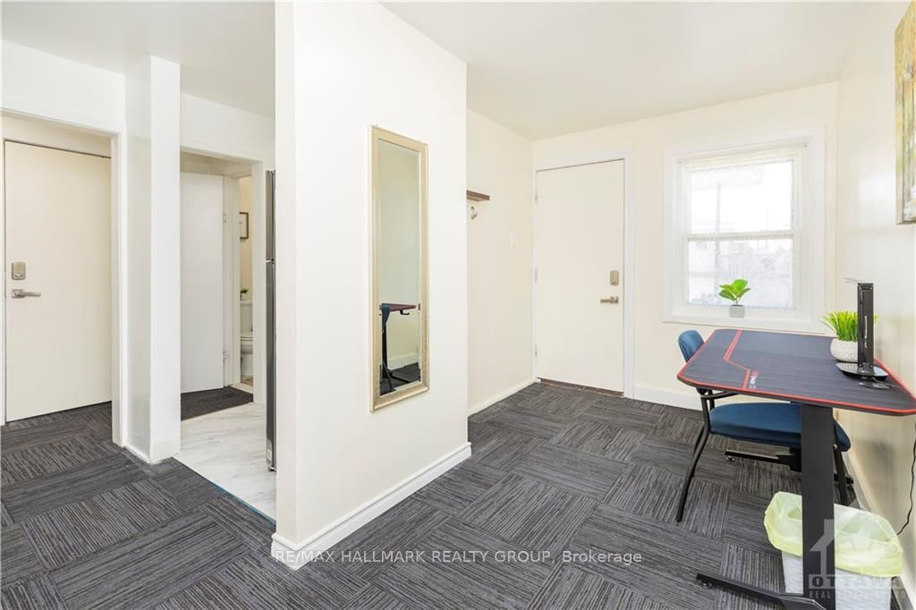 #1 - 462 Bronson Avenue Property Photo 9