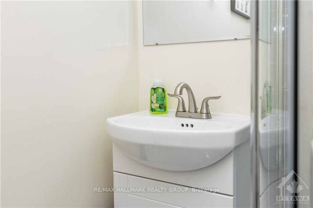 #1 - 462 Bronson Avenue Property Photo 35