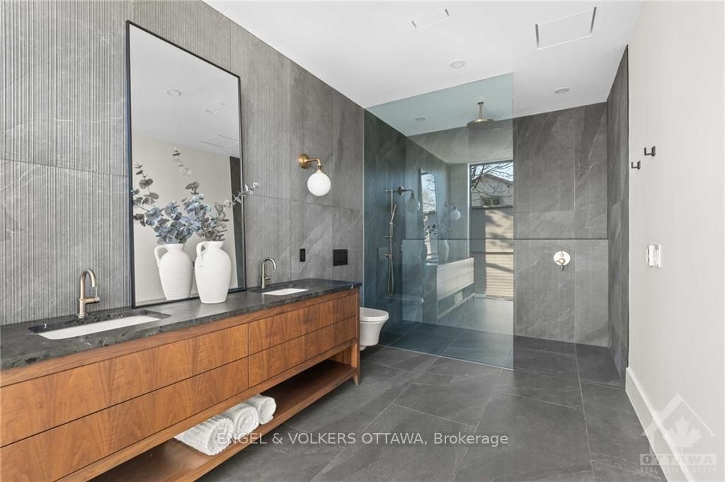 246 Byron Avenue Property Photo 22